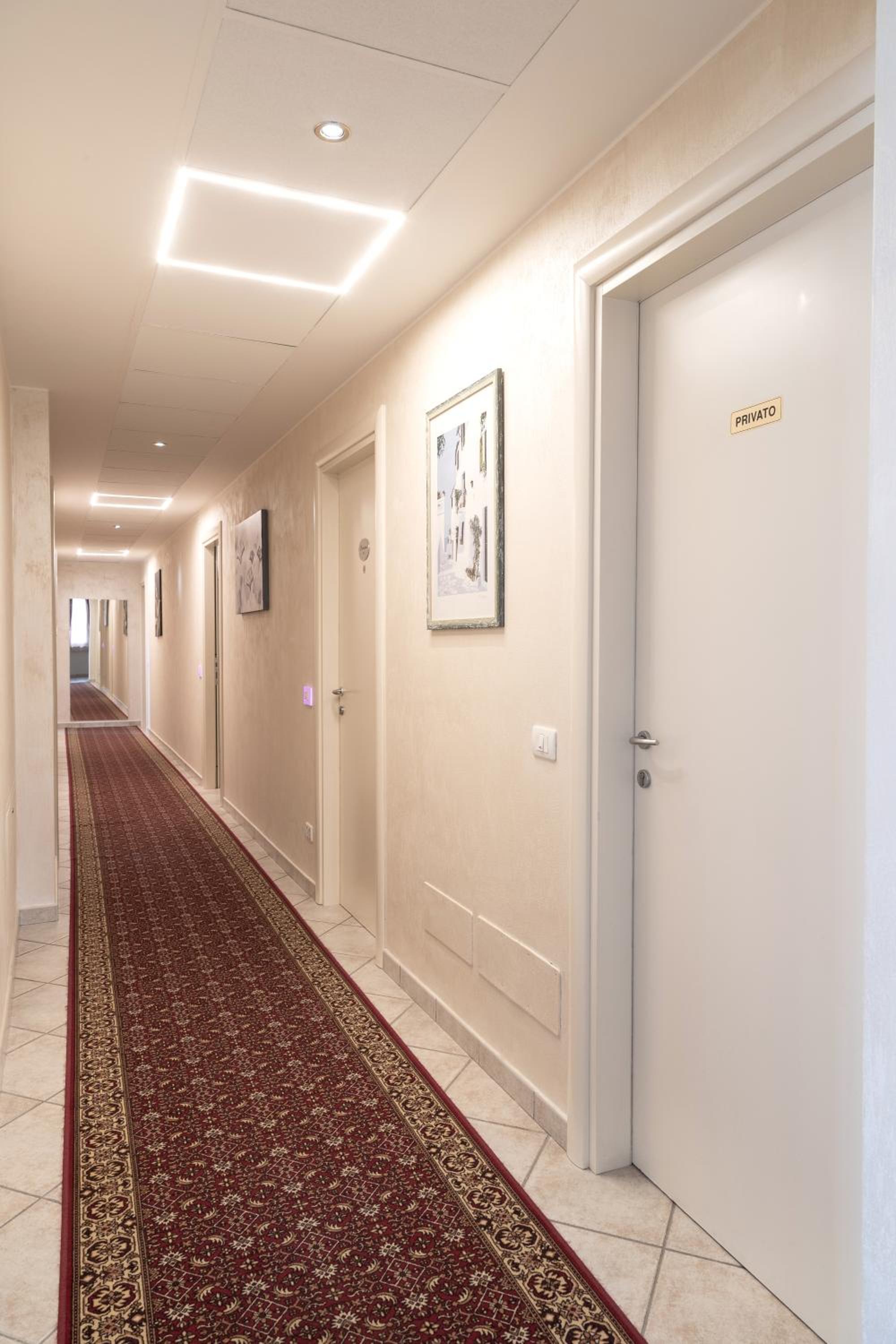 Double or Twin Room photo 3