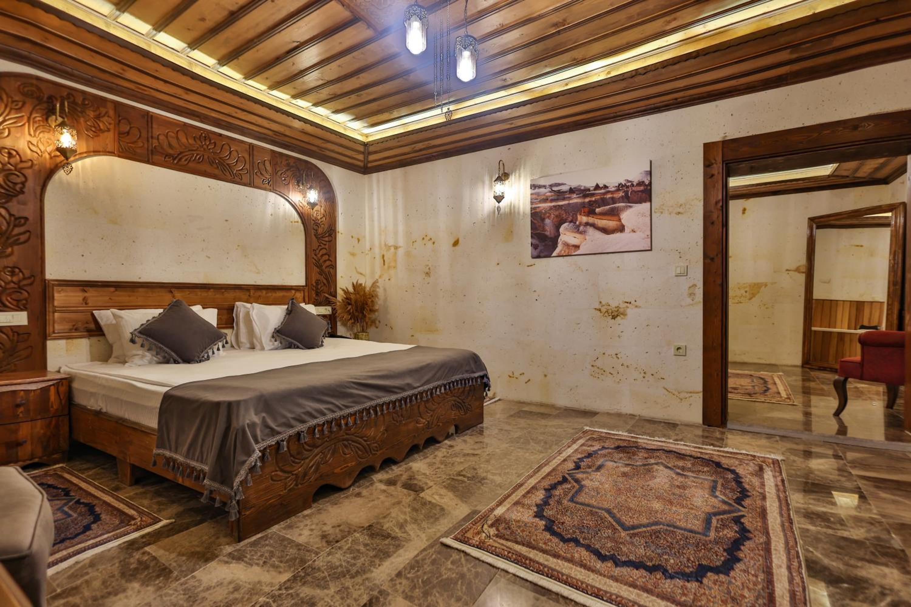 Superior King Room - Photo 1