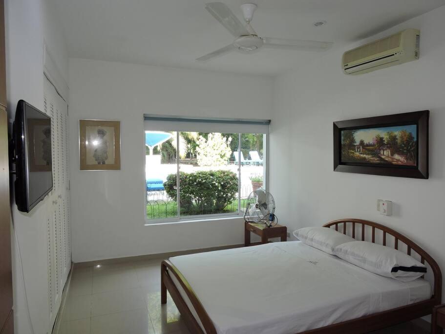 Five-Bedroom House photo 1