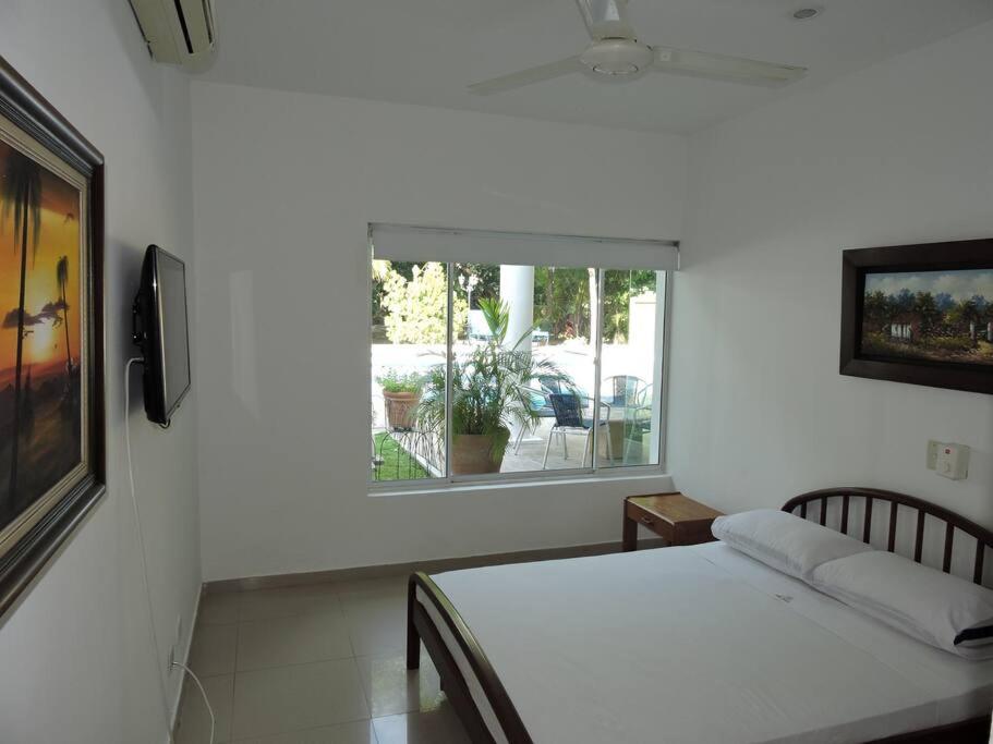 Five-Bedroom House photo 2