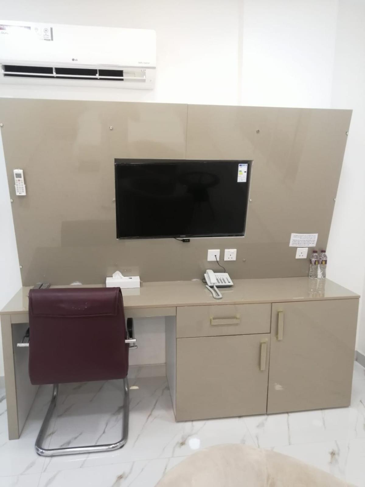 Deluxe Double Room (2 Adults + 1 Child) photo 3