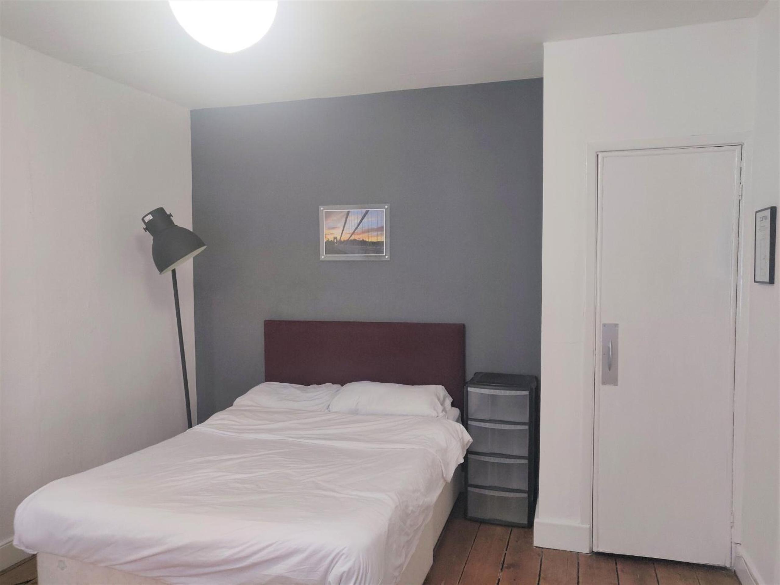 Large Double Room Shared Bathroom