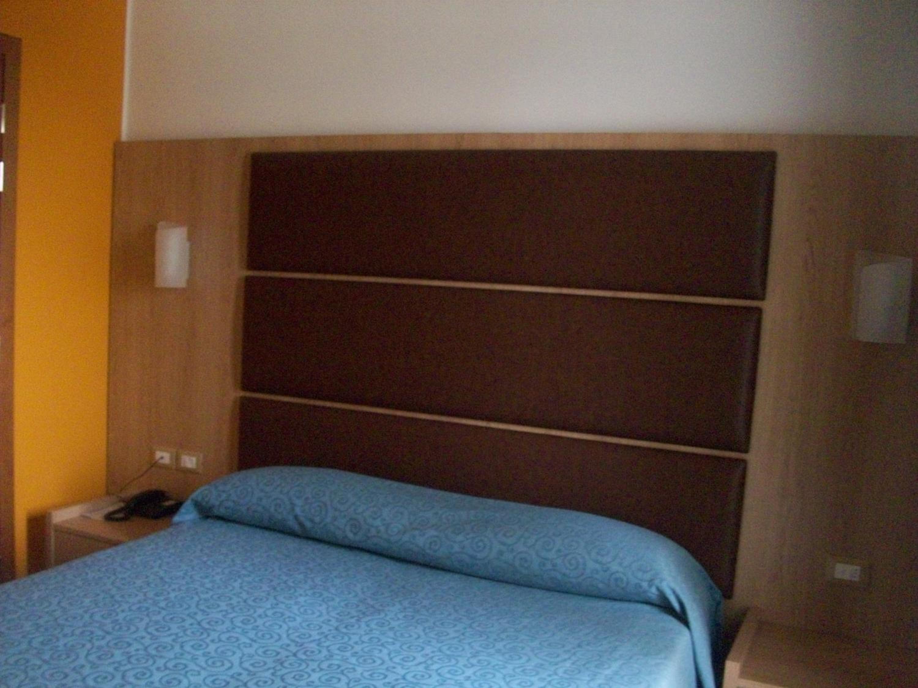 Economy Family Room - Separate Building - Photo 4