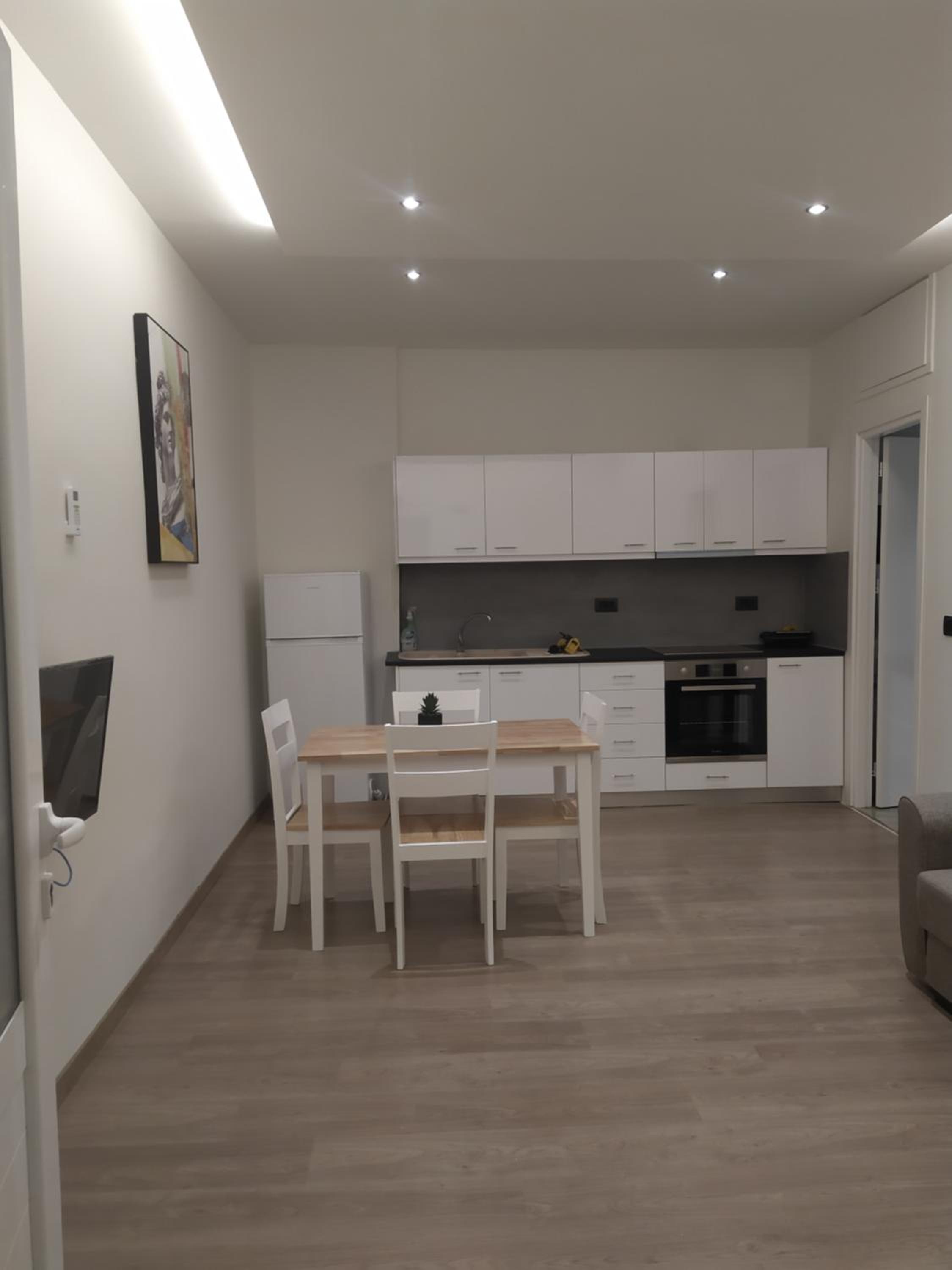 One-Bedroom Apartment - Photo 5