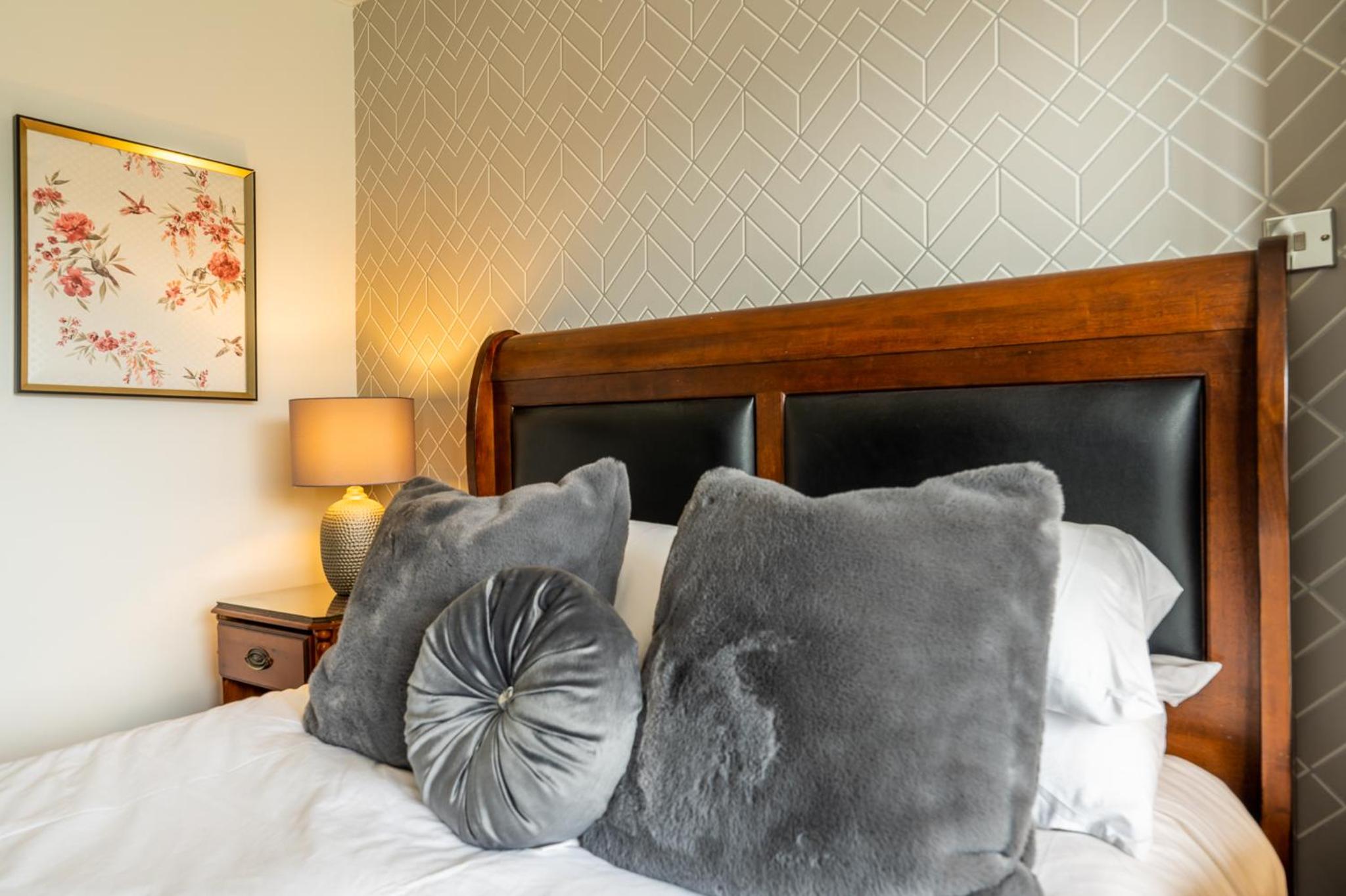Deluxe King Room photo 1