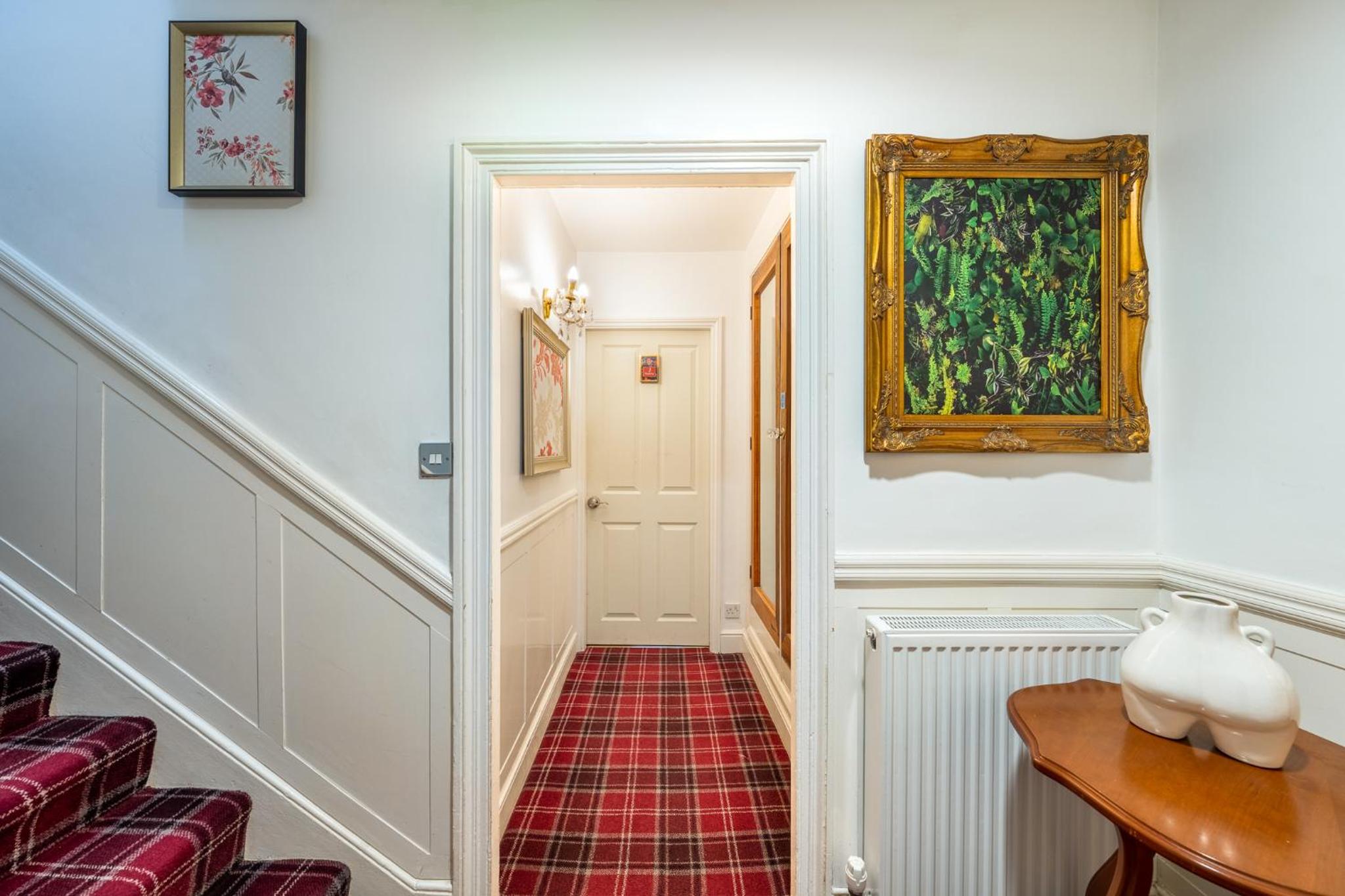 Deluxe King Room - Photo 29