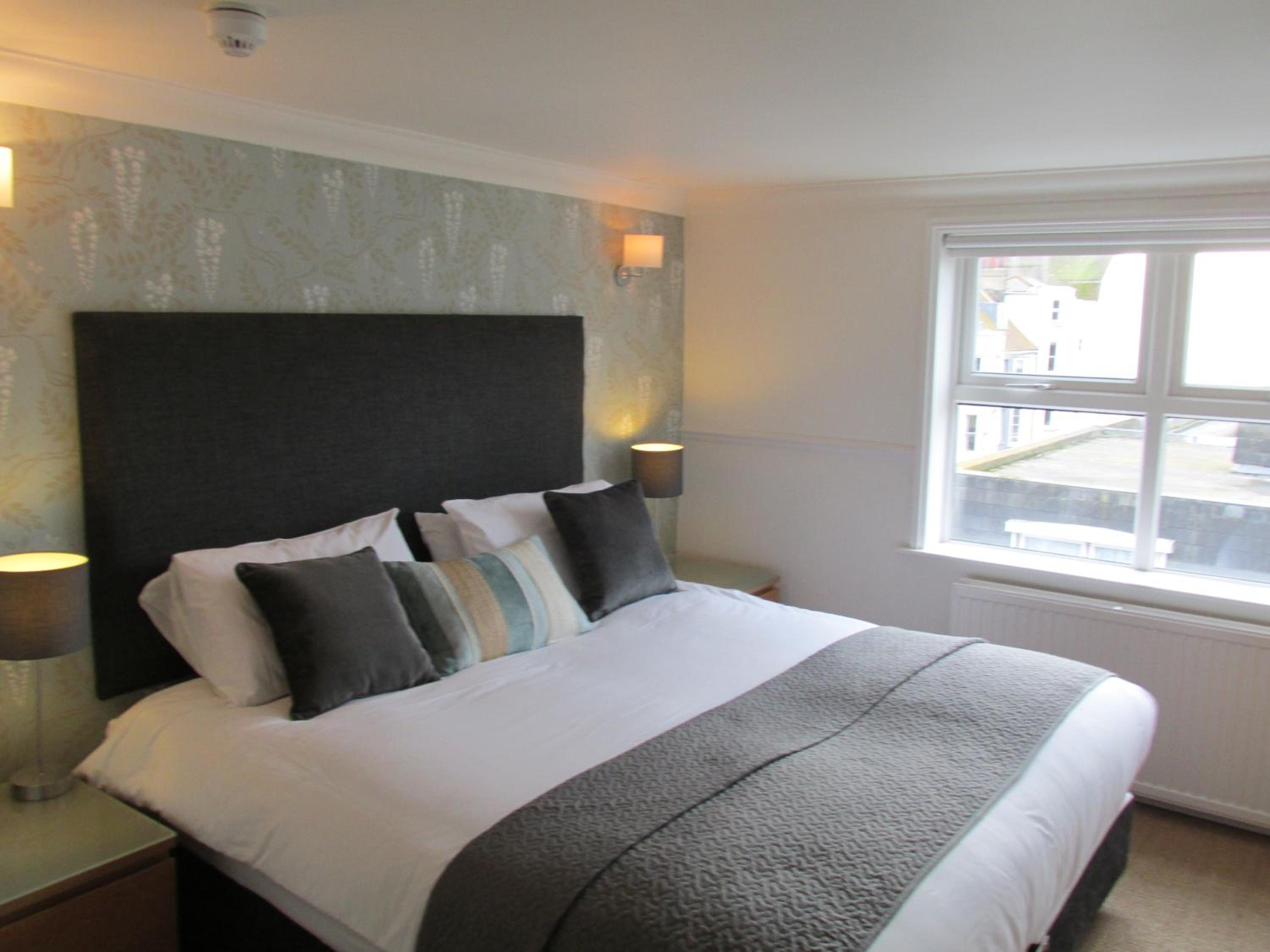 Deluxe King Room with Sea View photo 1