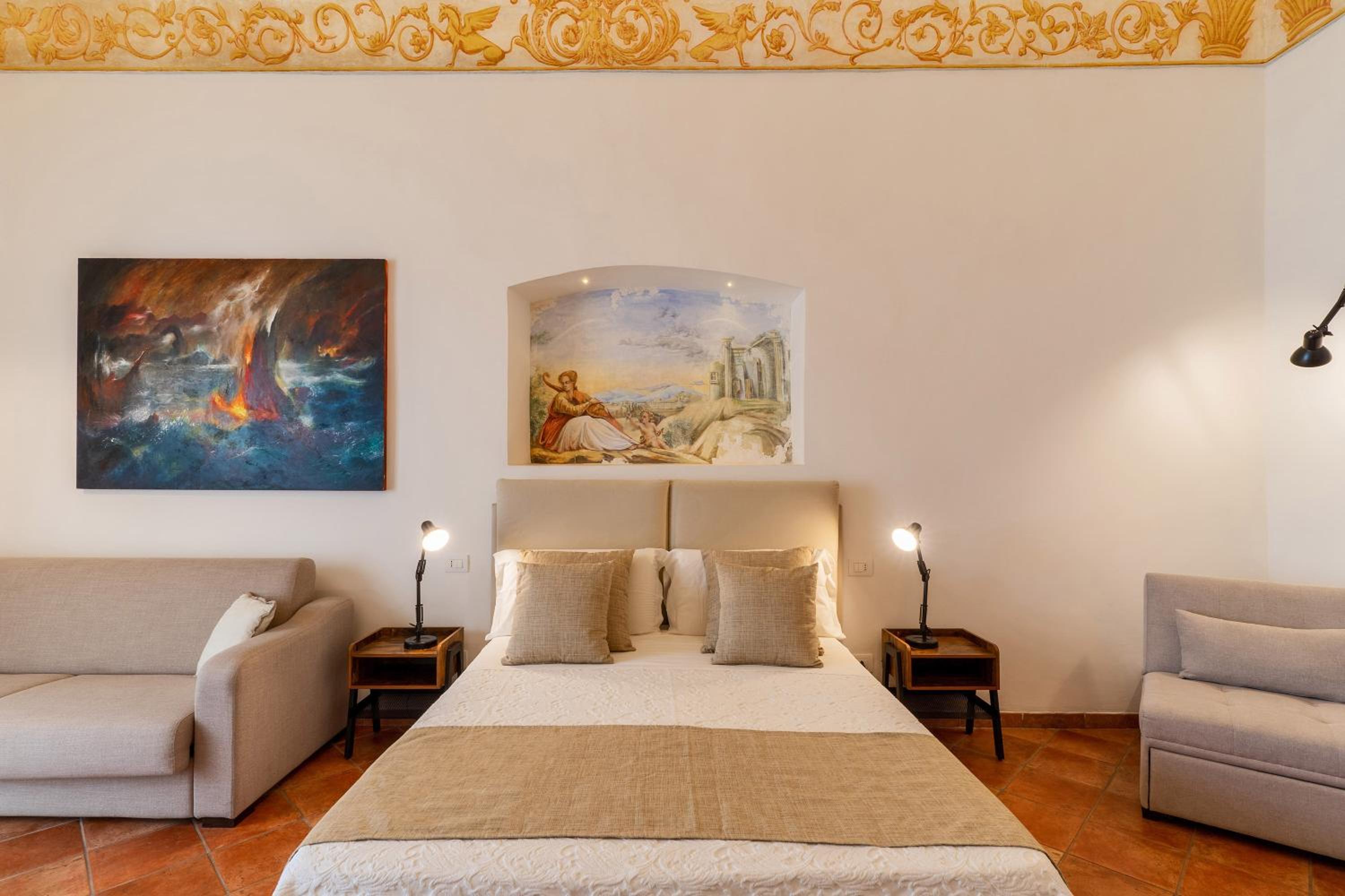 Superior Suite - Photo 12