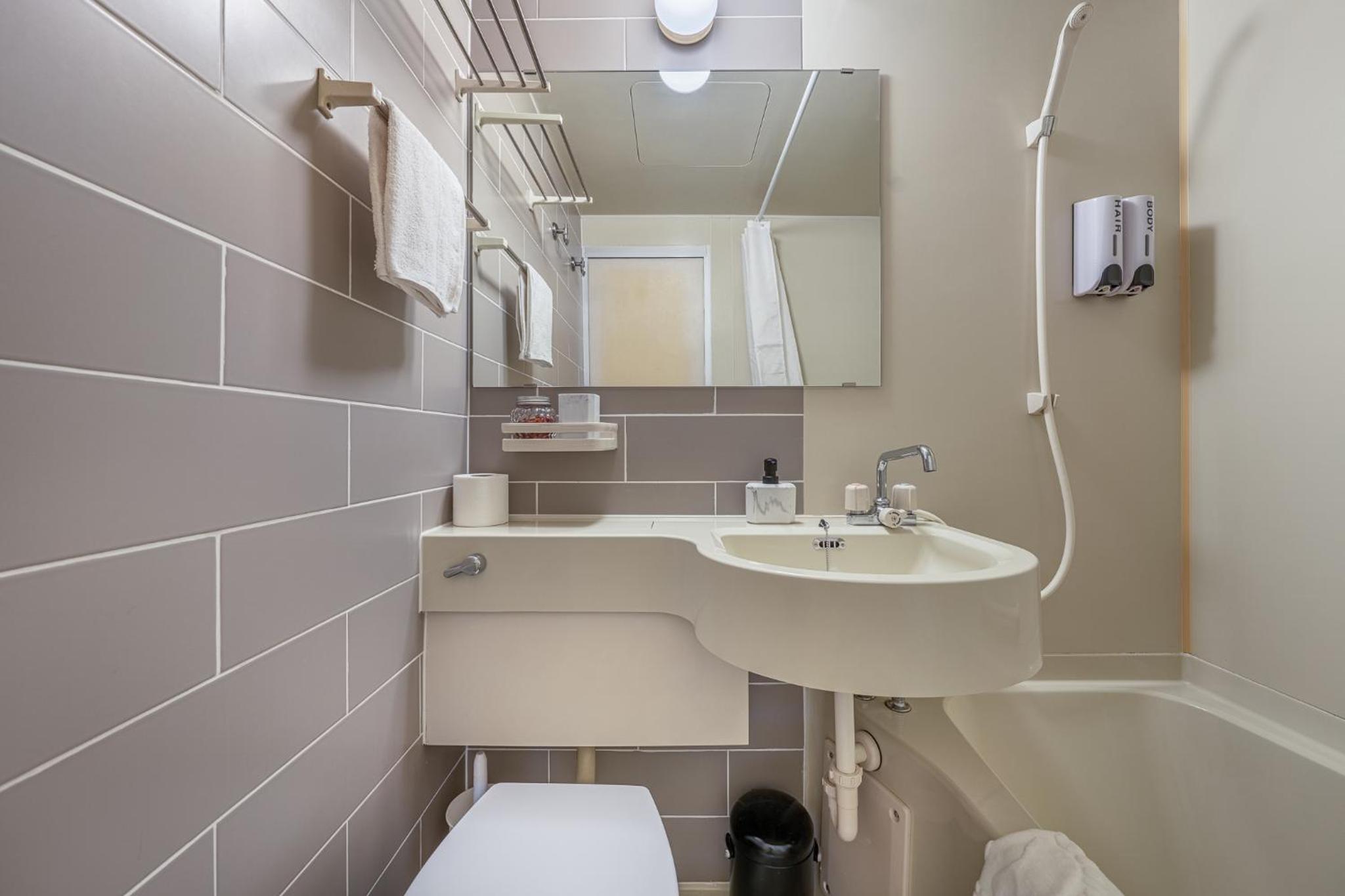 Deluxe King Room - Photo 2