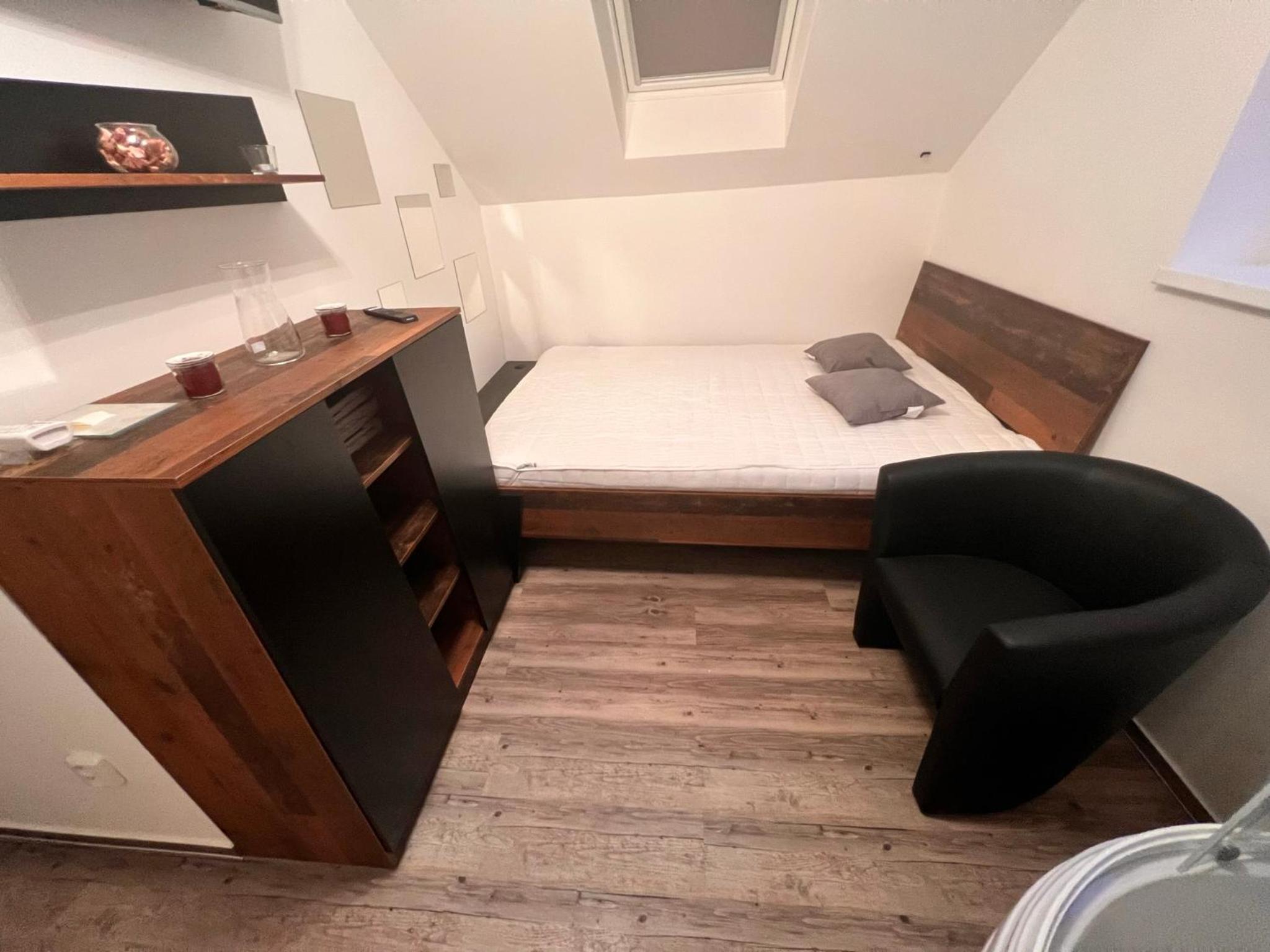Deluxe Double Room with Shower photo 3
