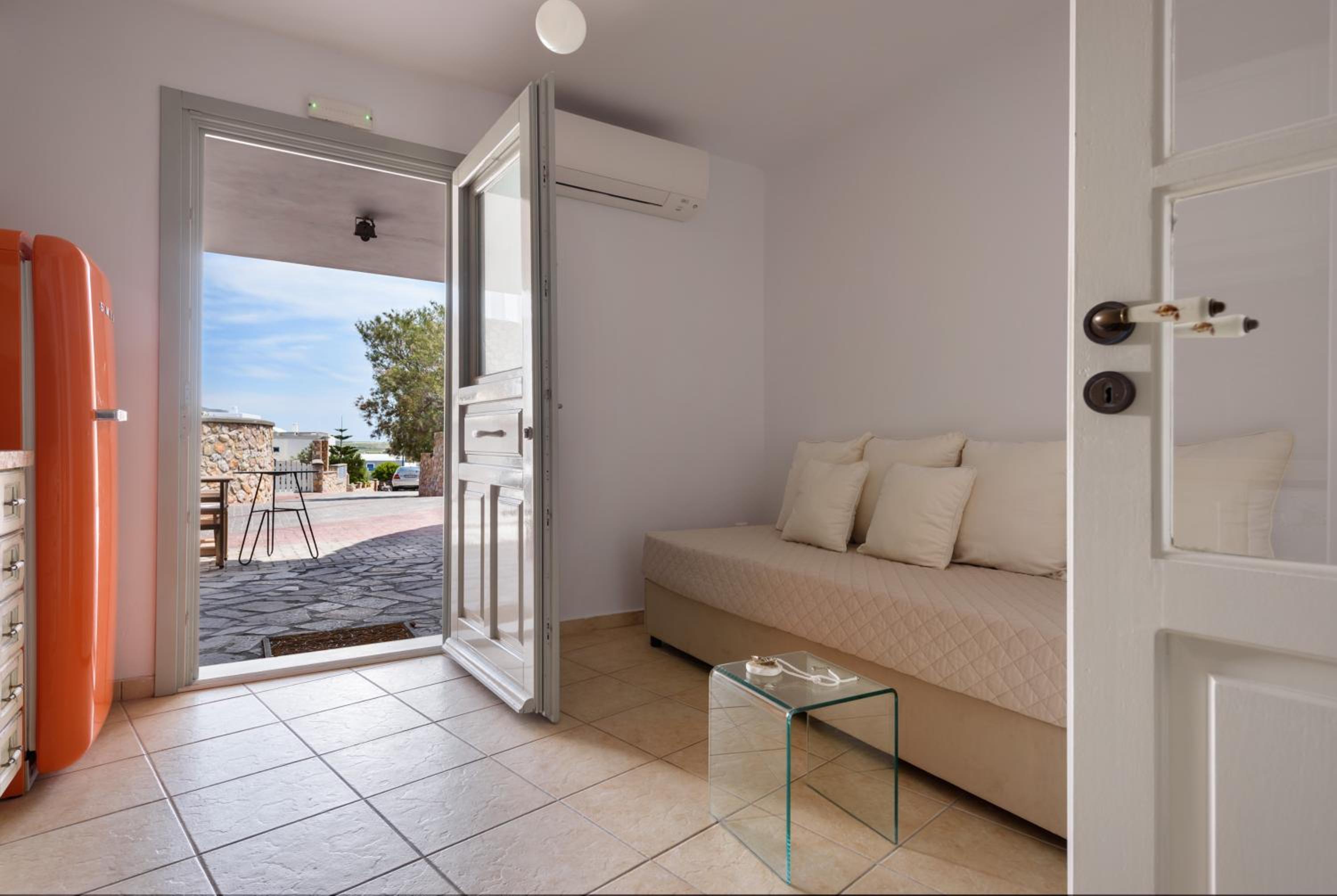 Two-Bedroom Villa - Photo 9