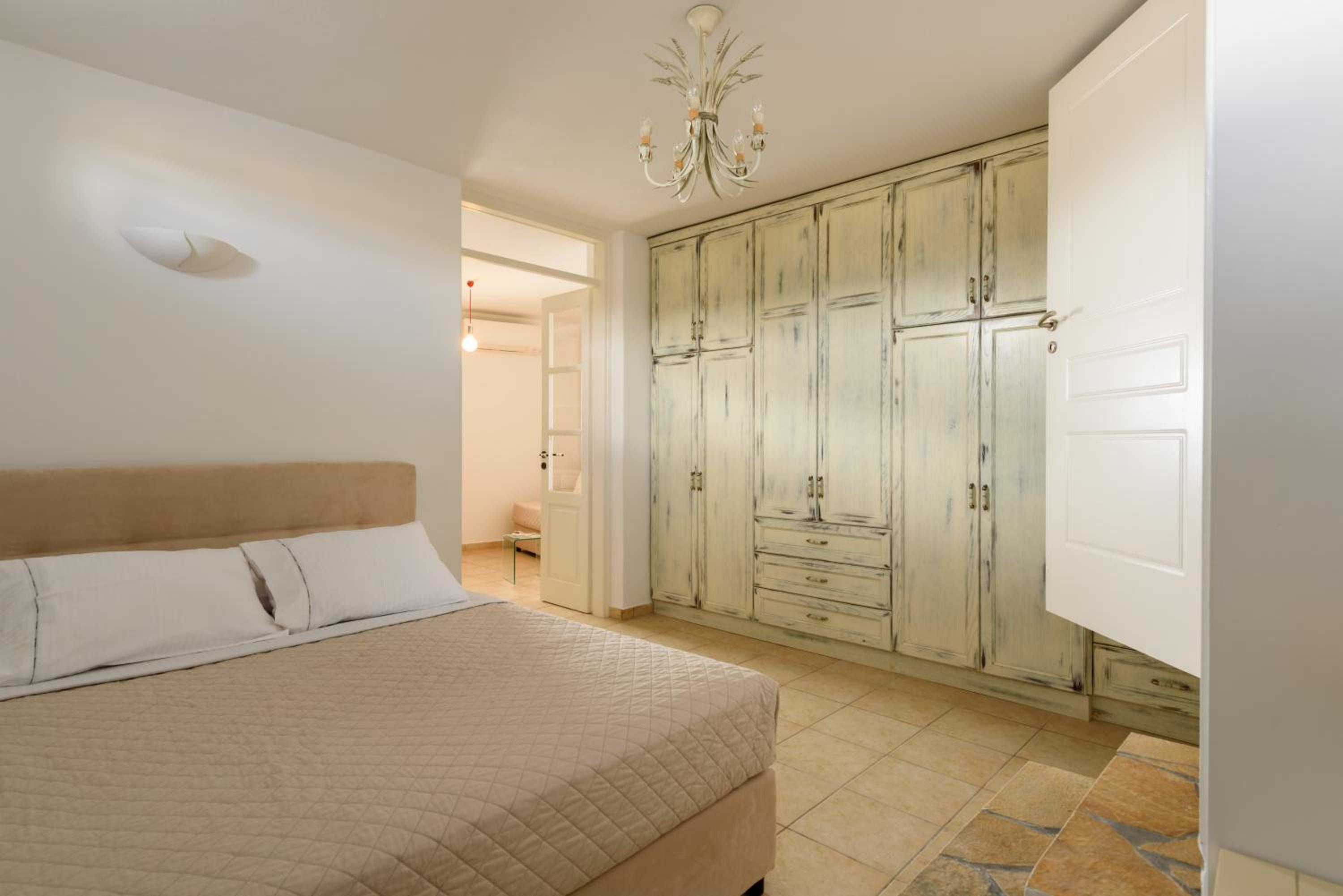 Two-Bedroom Villa - Photo 8