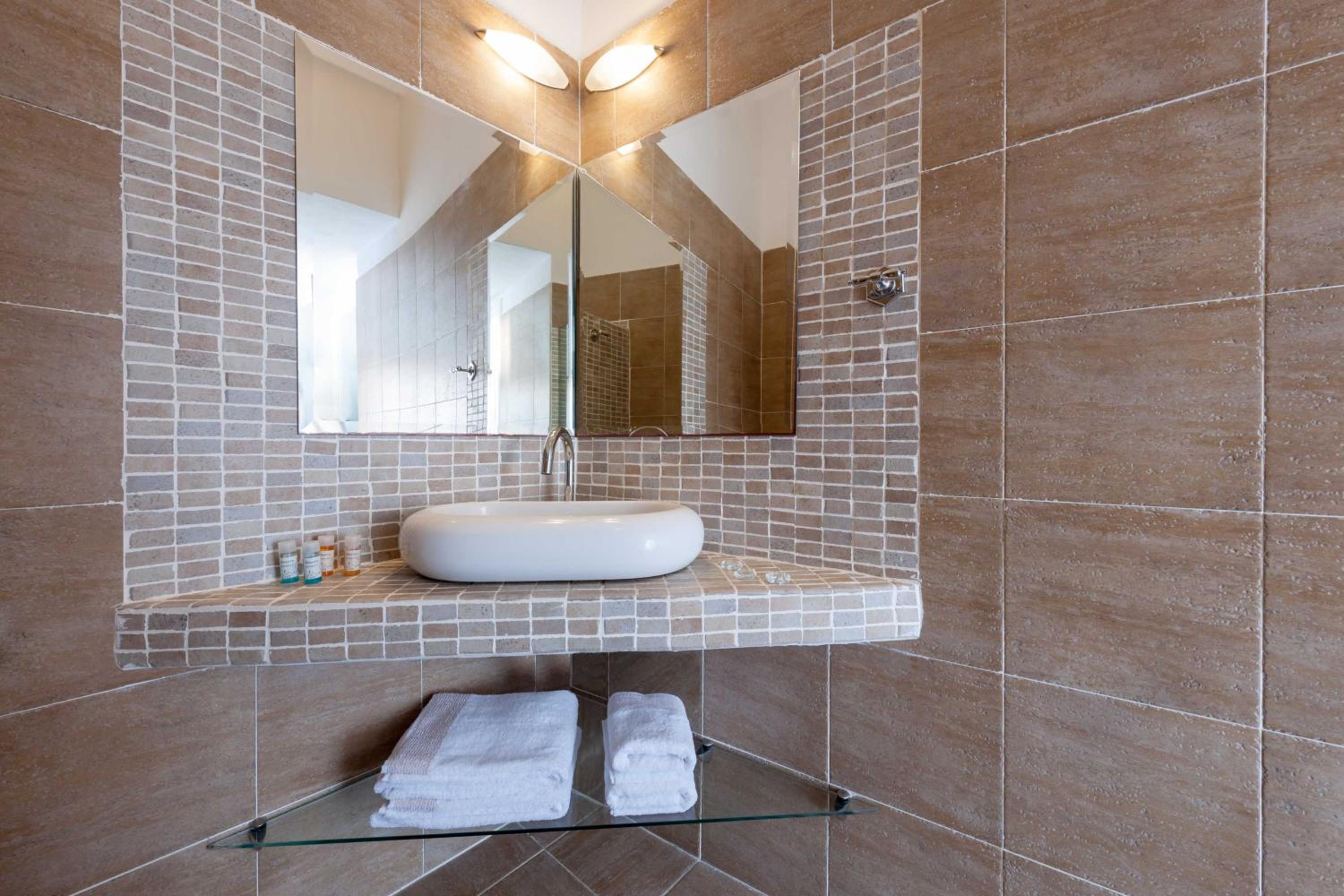 Two-Bedroom Villa - Photo 14