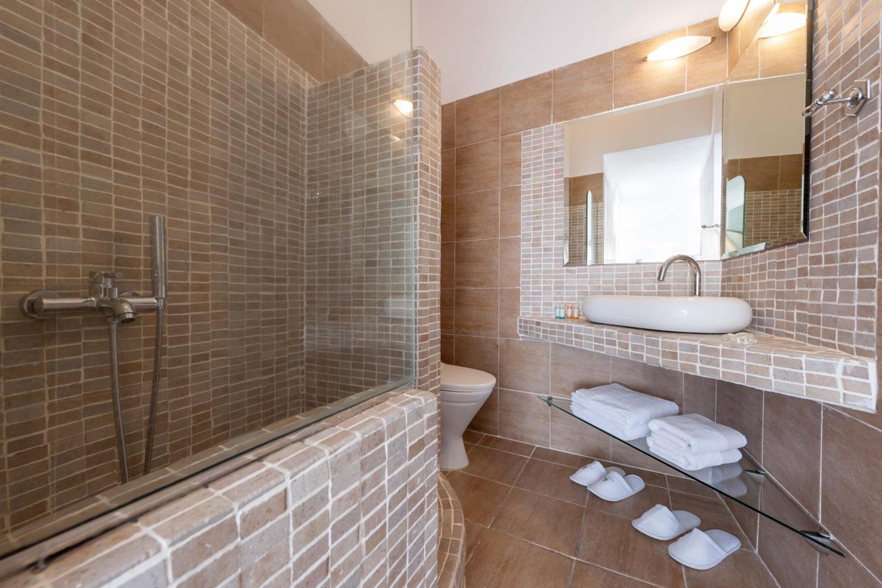Two-Bedroom Villa - Photo 2