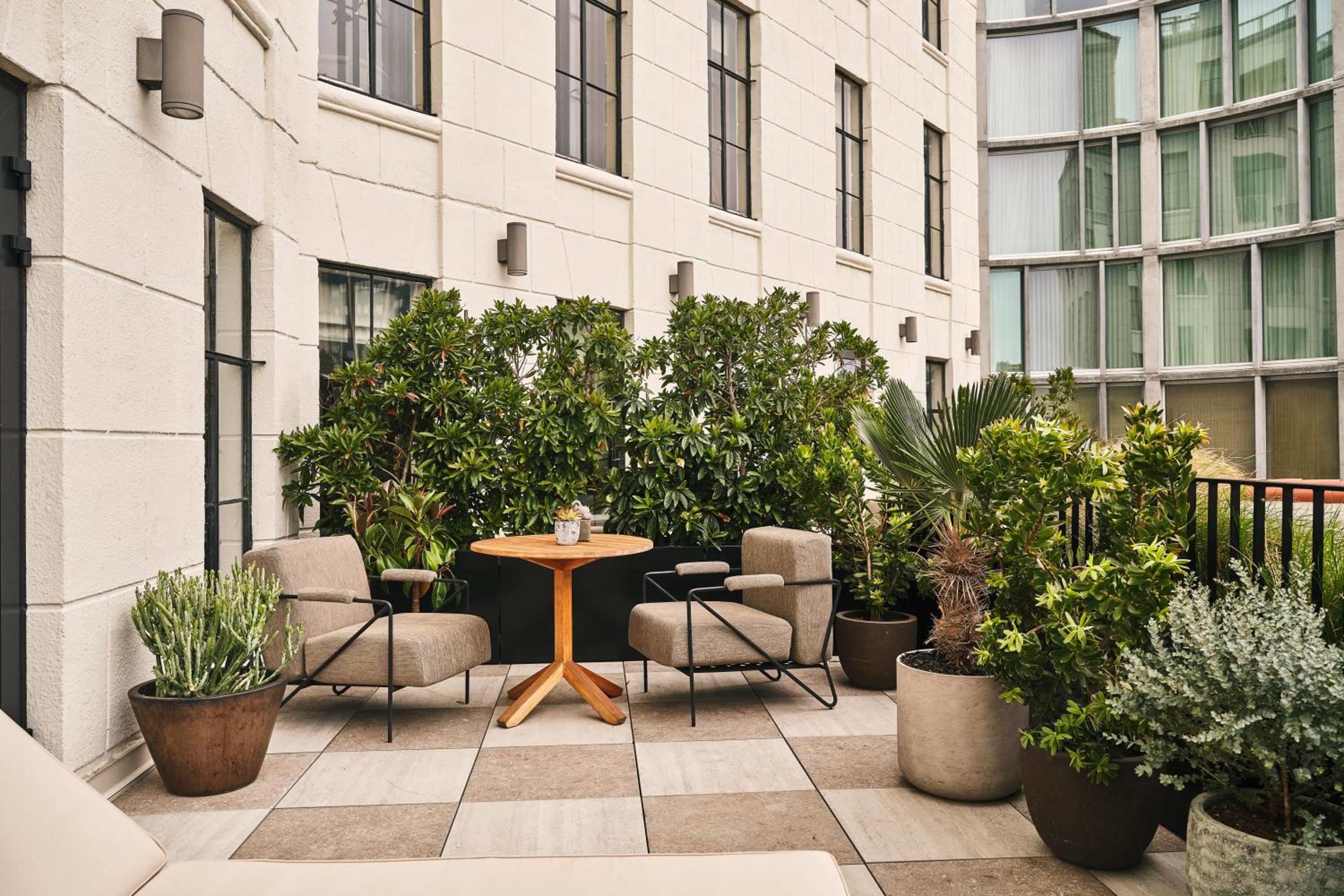 Landmark Garden Terrace, Guest room, 1 King thumbnail 5