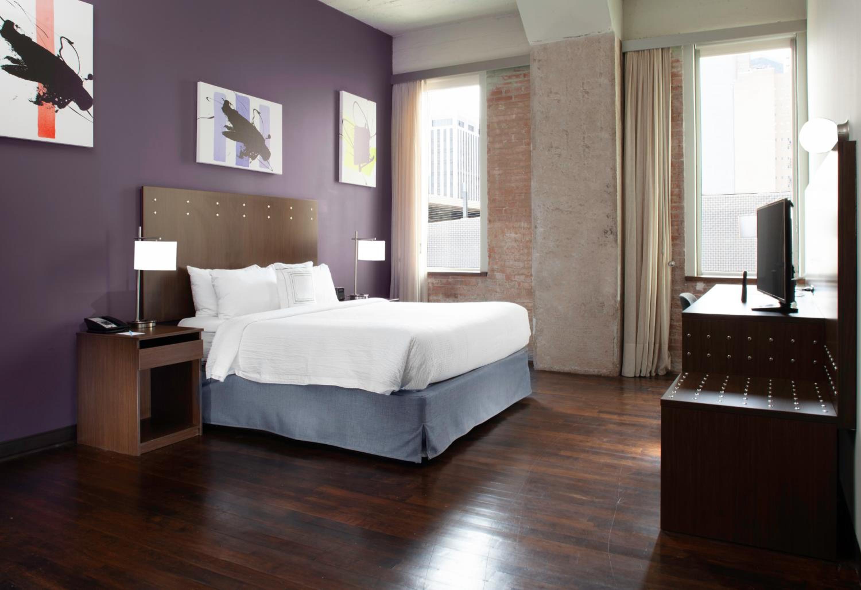 King Room - Hearing Accessible photo 1