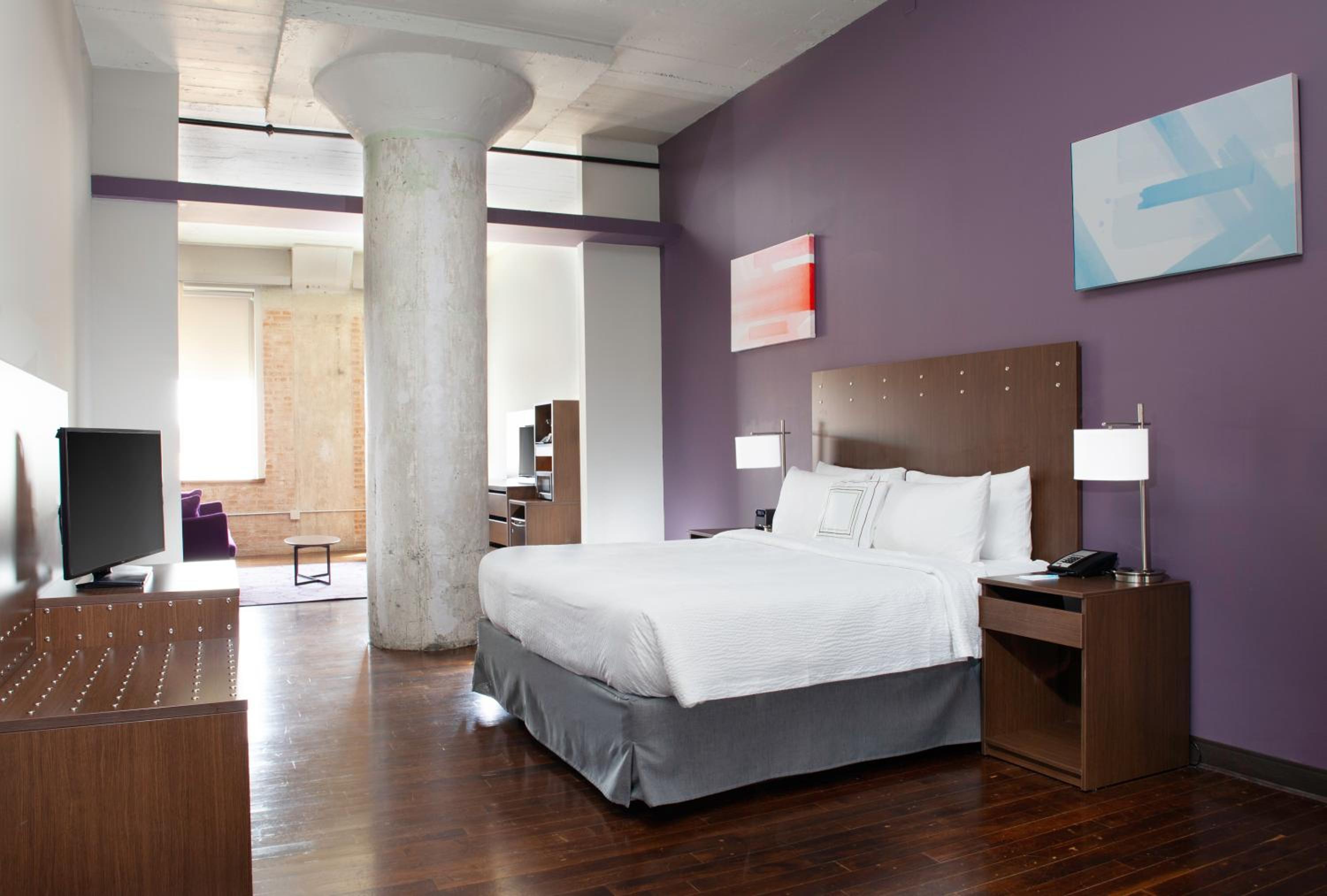 Executive Suite, 1 King, Sofa bed