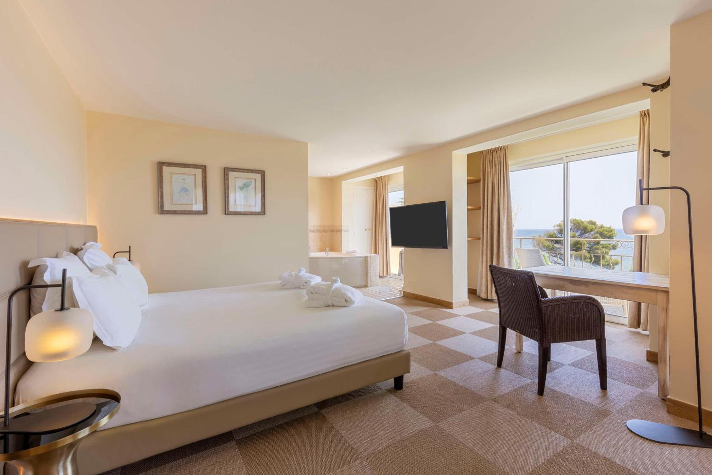 King Suite with View
