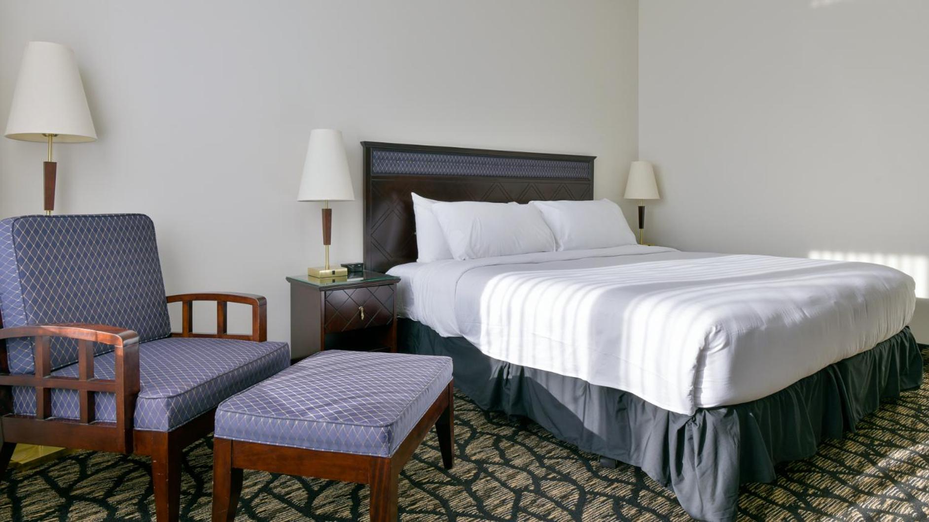 Empire Suites — photo 56