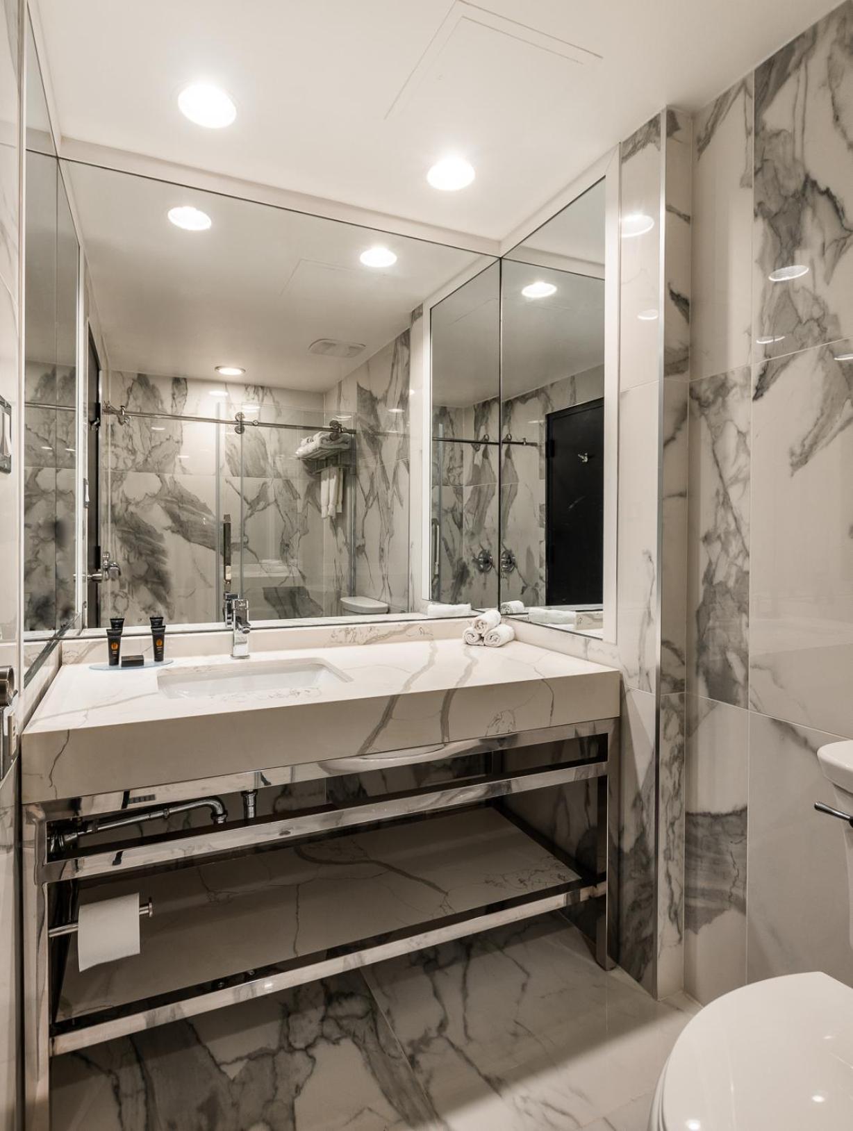 Empire Suites — photo 52