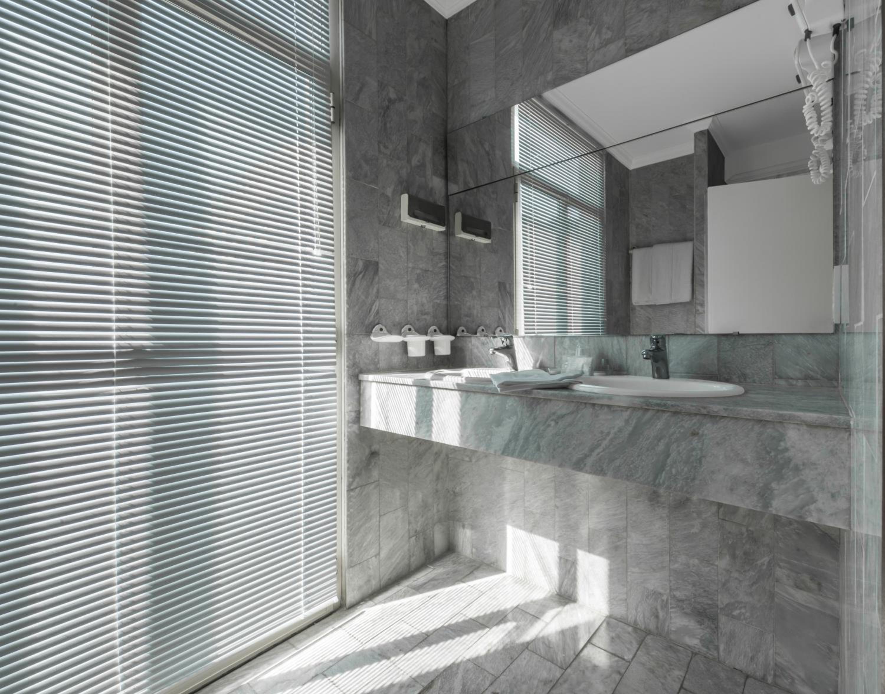 Double Room thumbnail 6