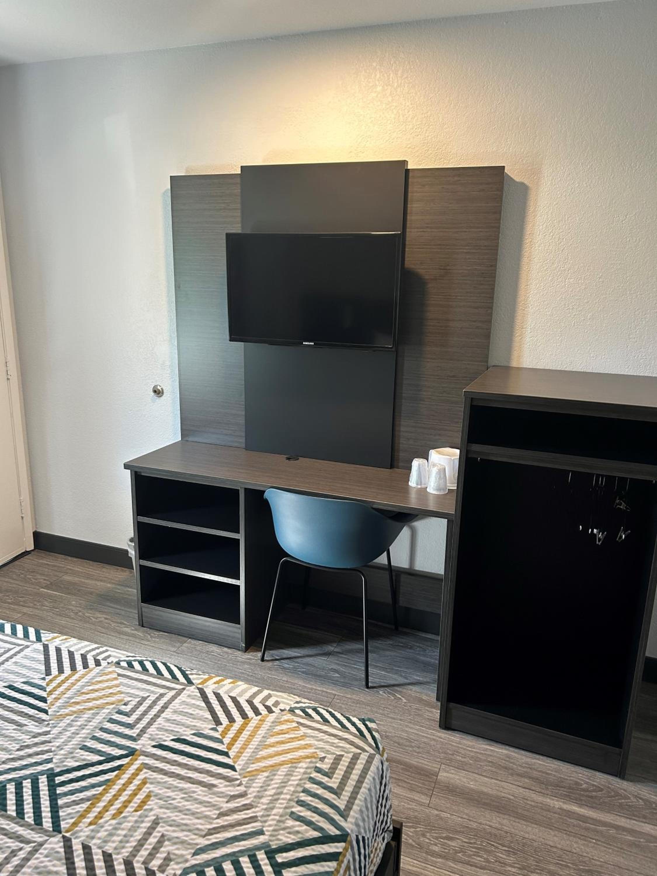 Queen Room - Disability Access