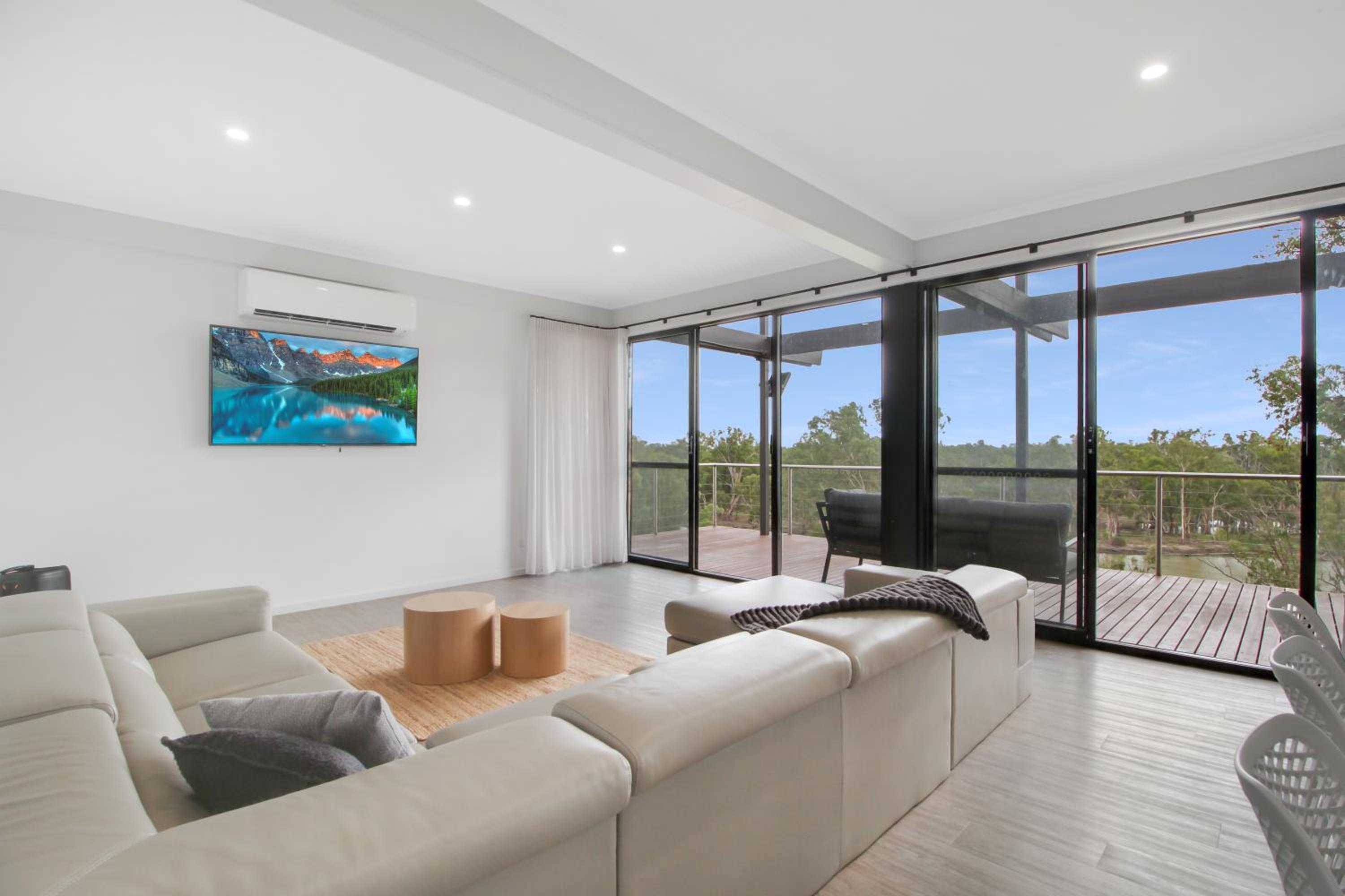Four-Bedroom House photo 1