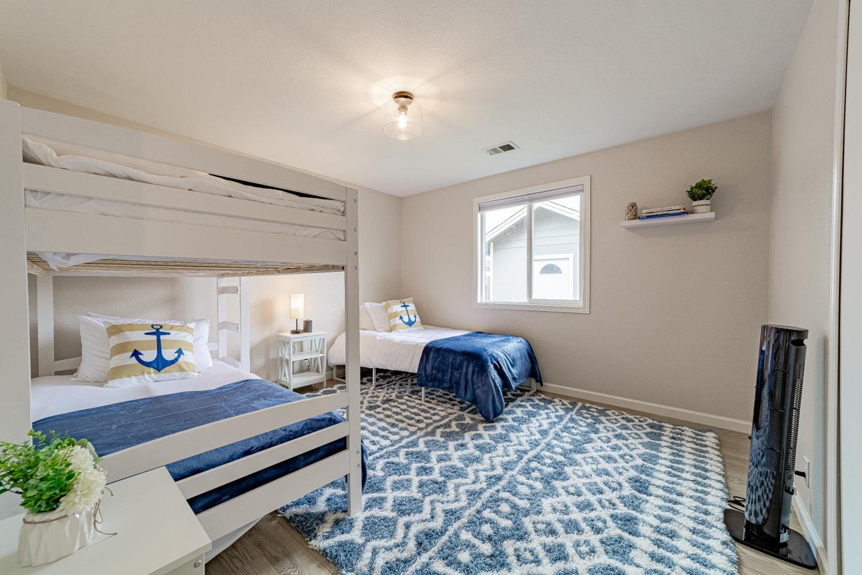 Three-Bedroom House photo 3