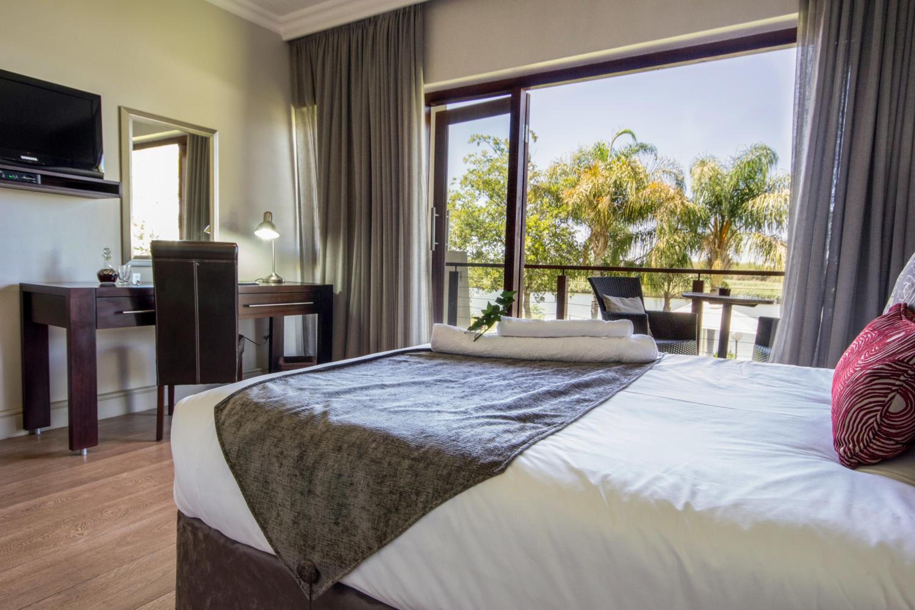 Deluxe Double or Twin Room photo 2