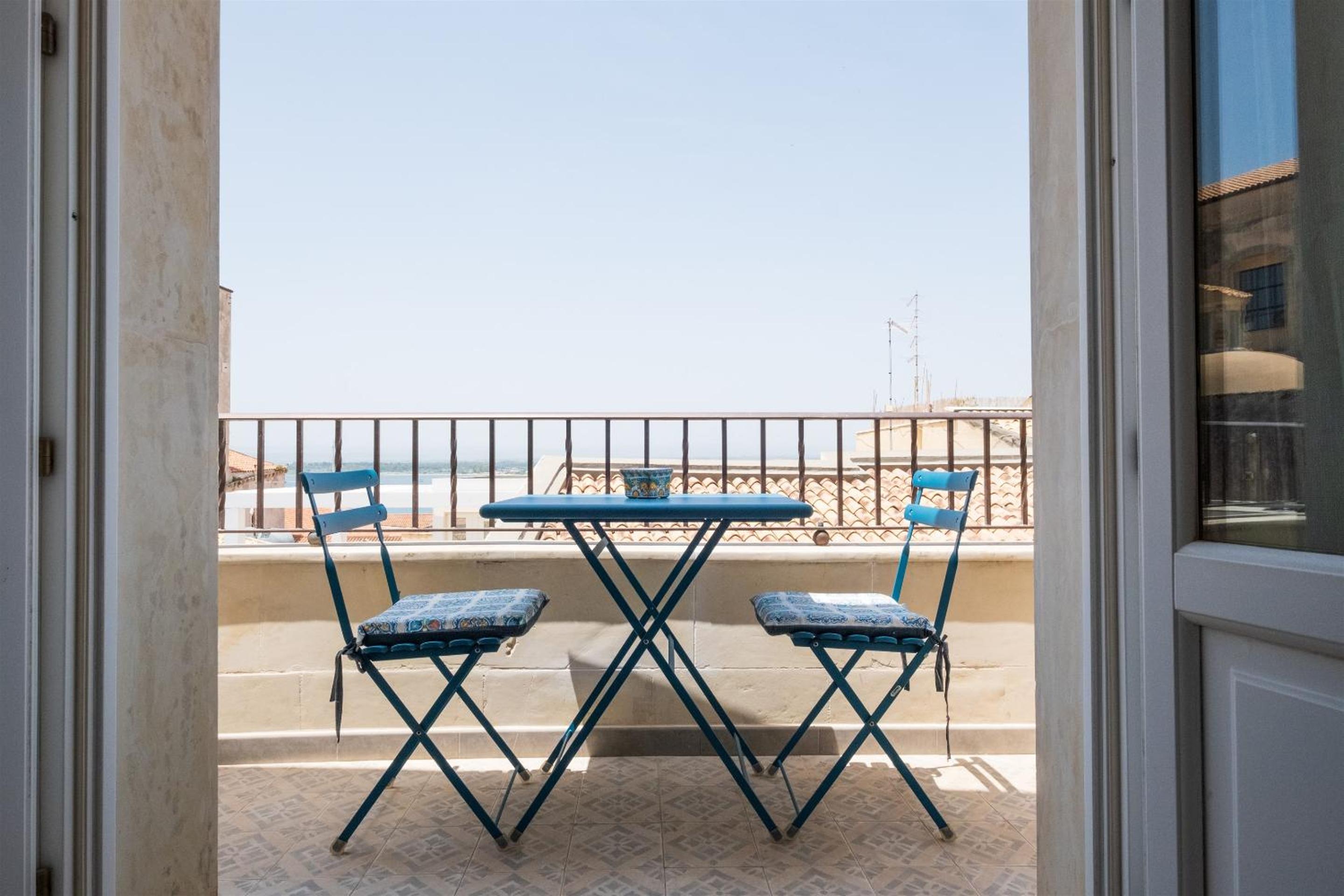 Deluxe Double Room with Sea View photo 2