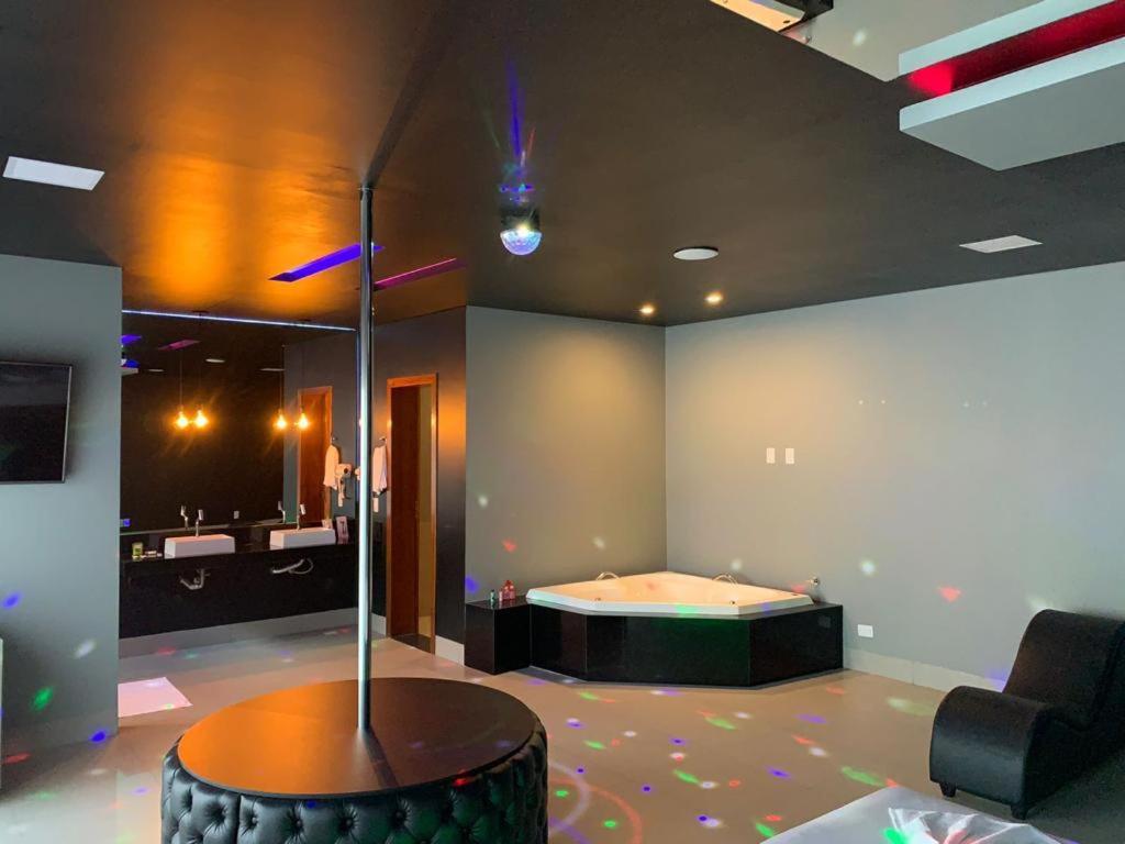 Deluxe Suite with Spa Bath photo 1