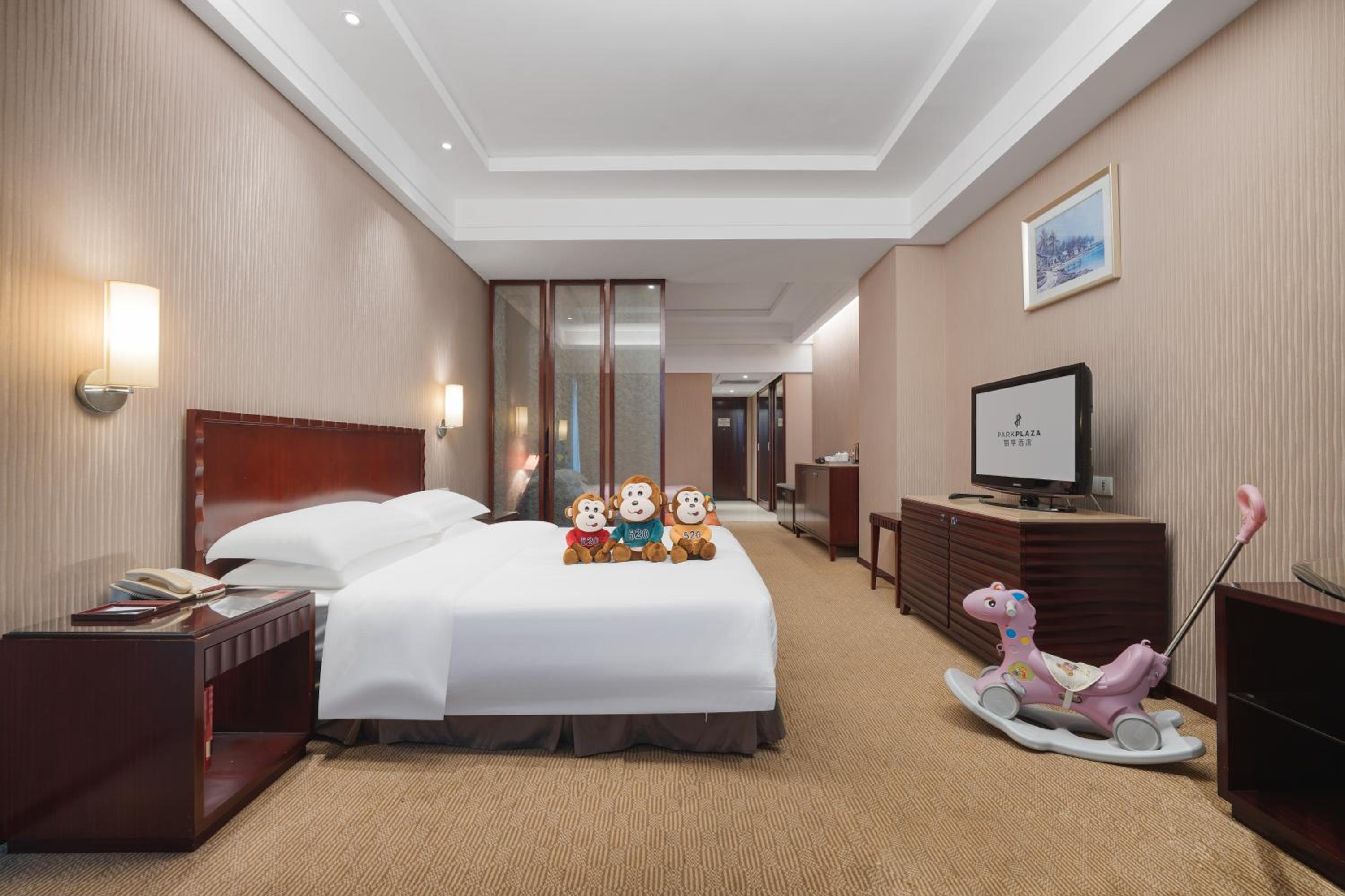 Deluxe Room (1 adult + 1 child)