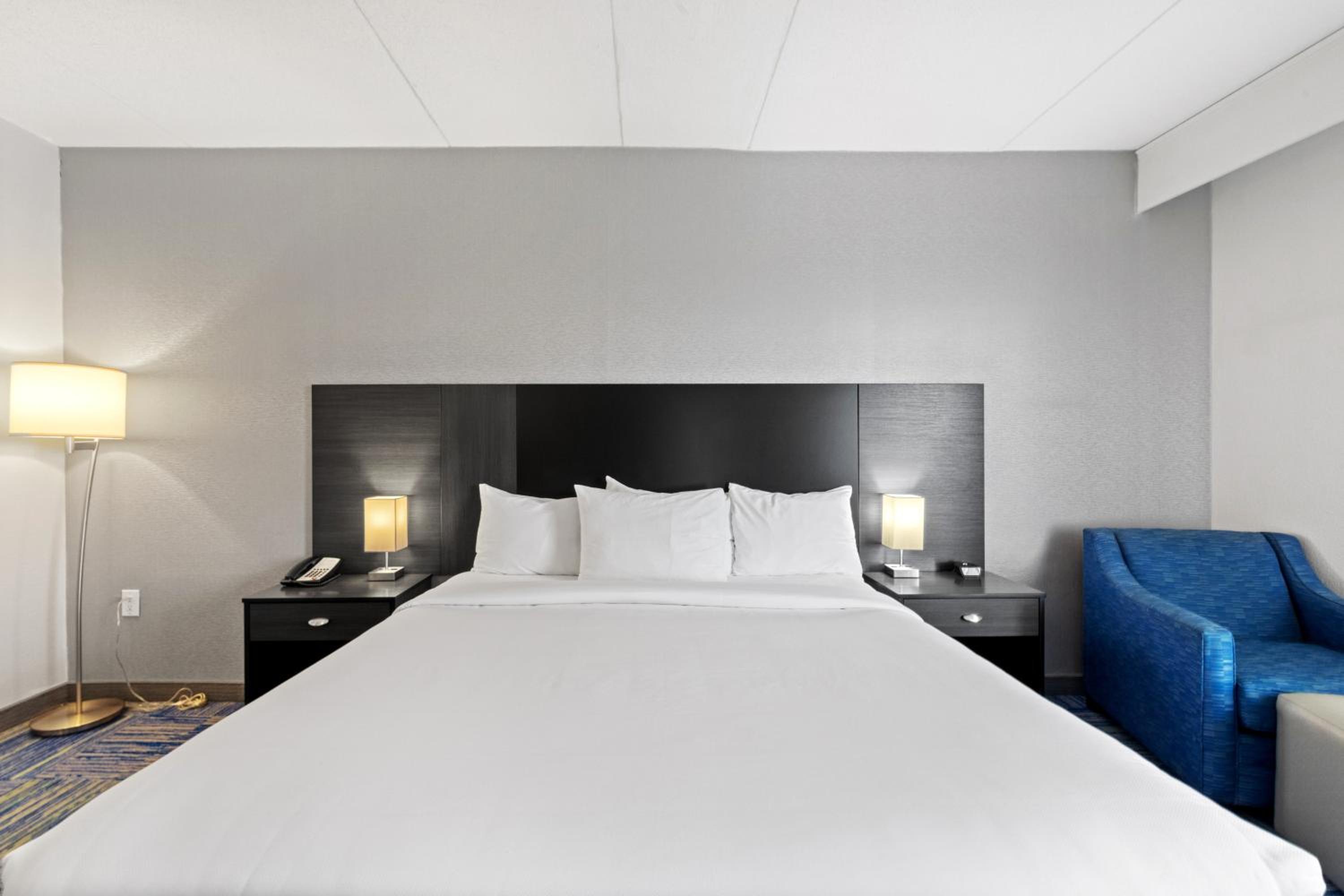 Superior King Suite - Non Smoking - Photo 9