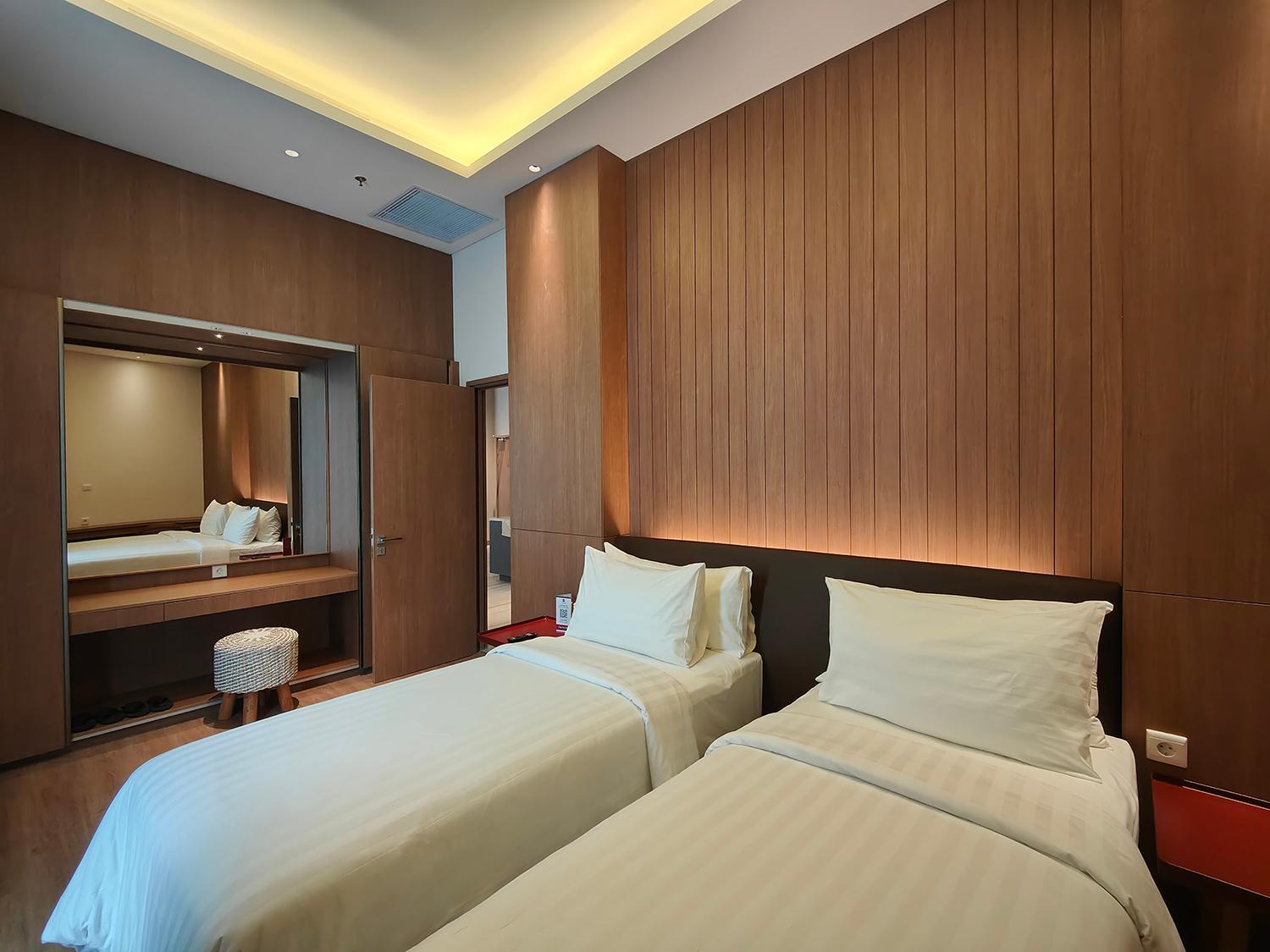 Ambassador Three-Bedroom - Photo 27