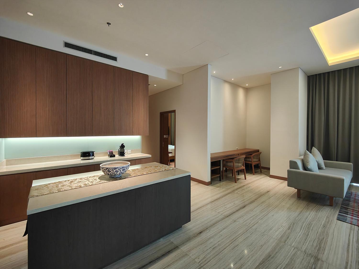 Ambassador Three-Bedroom - Photo 15