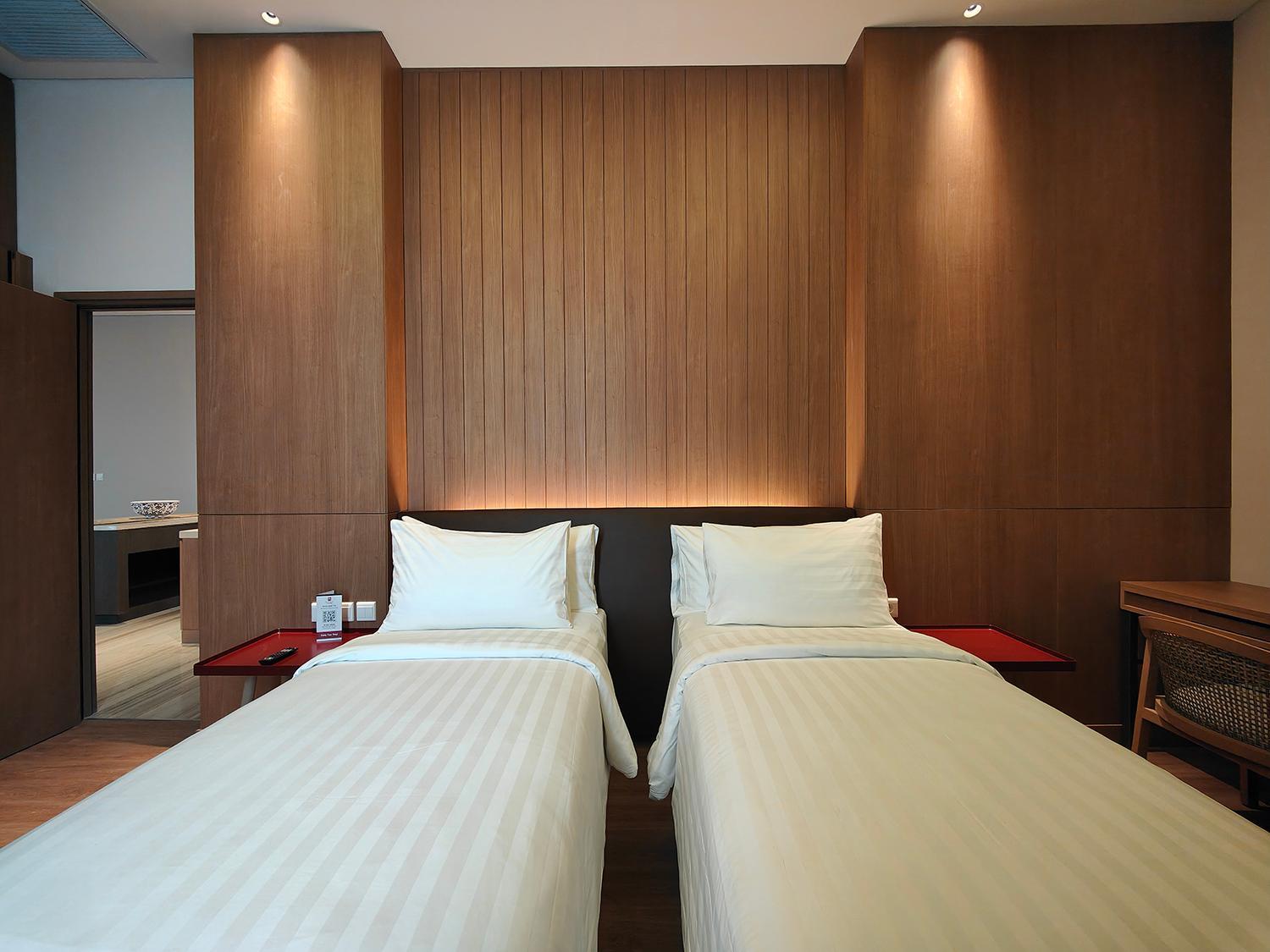 Ambassador Three-Bedroom - Photo 16