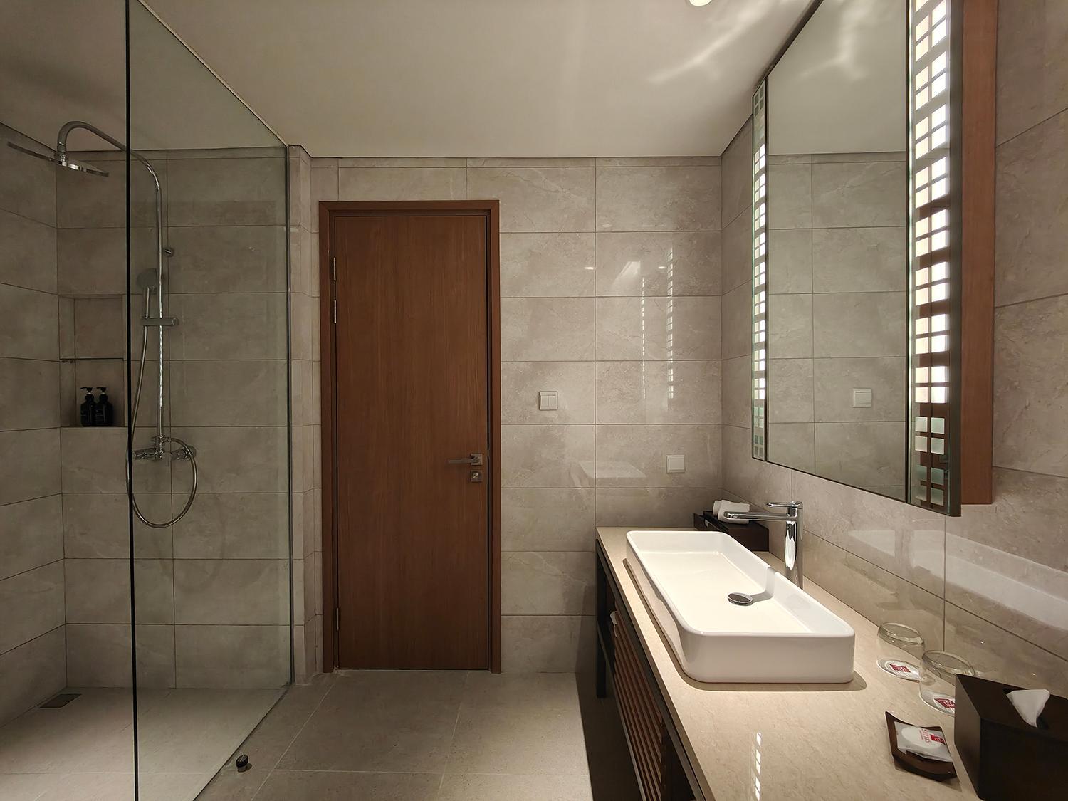 Ambassador Three-Bedroom - Photo 10