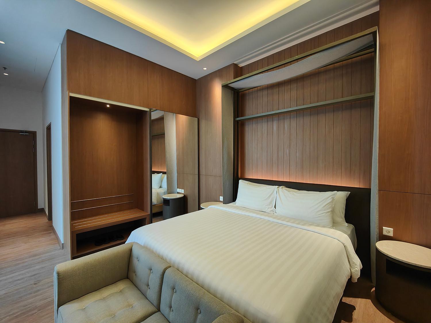 Ambassador Three-Bedroom - Photo 17
