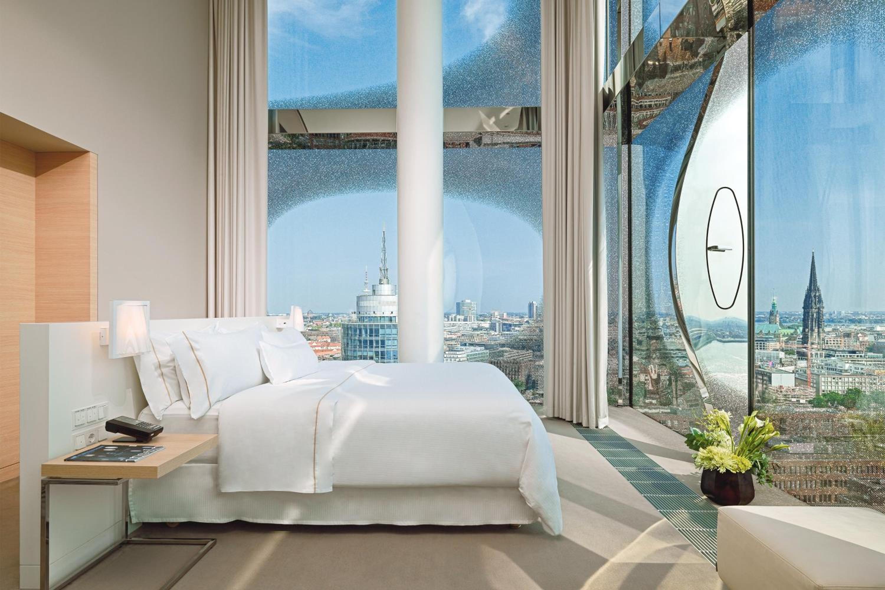 Panorama Suite with City and Water View