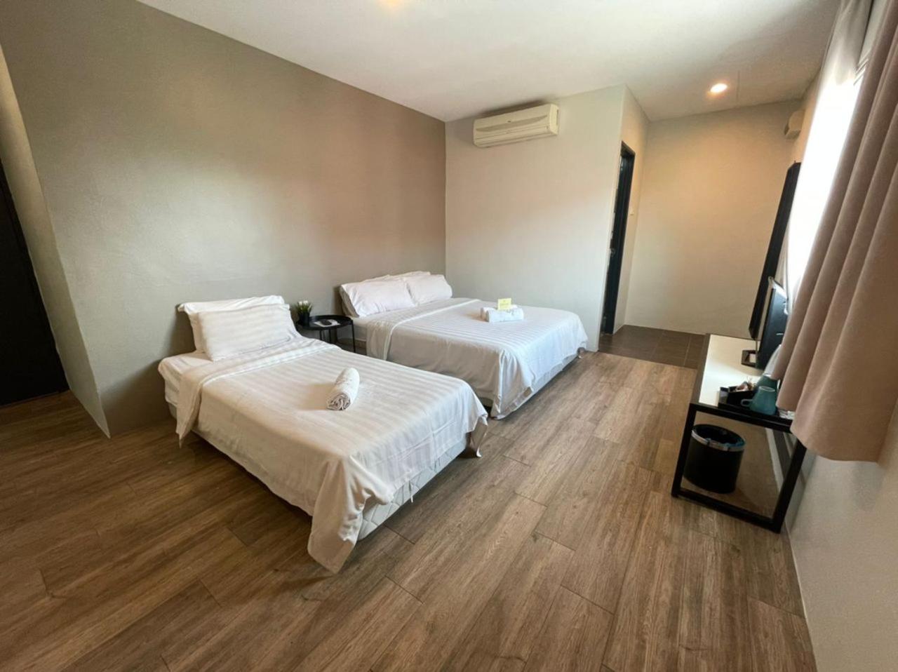 Deluxe Triple Room with Sea View photo 3