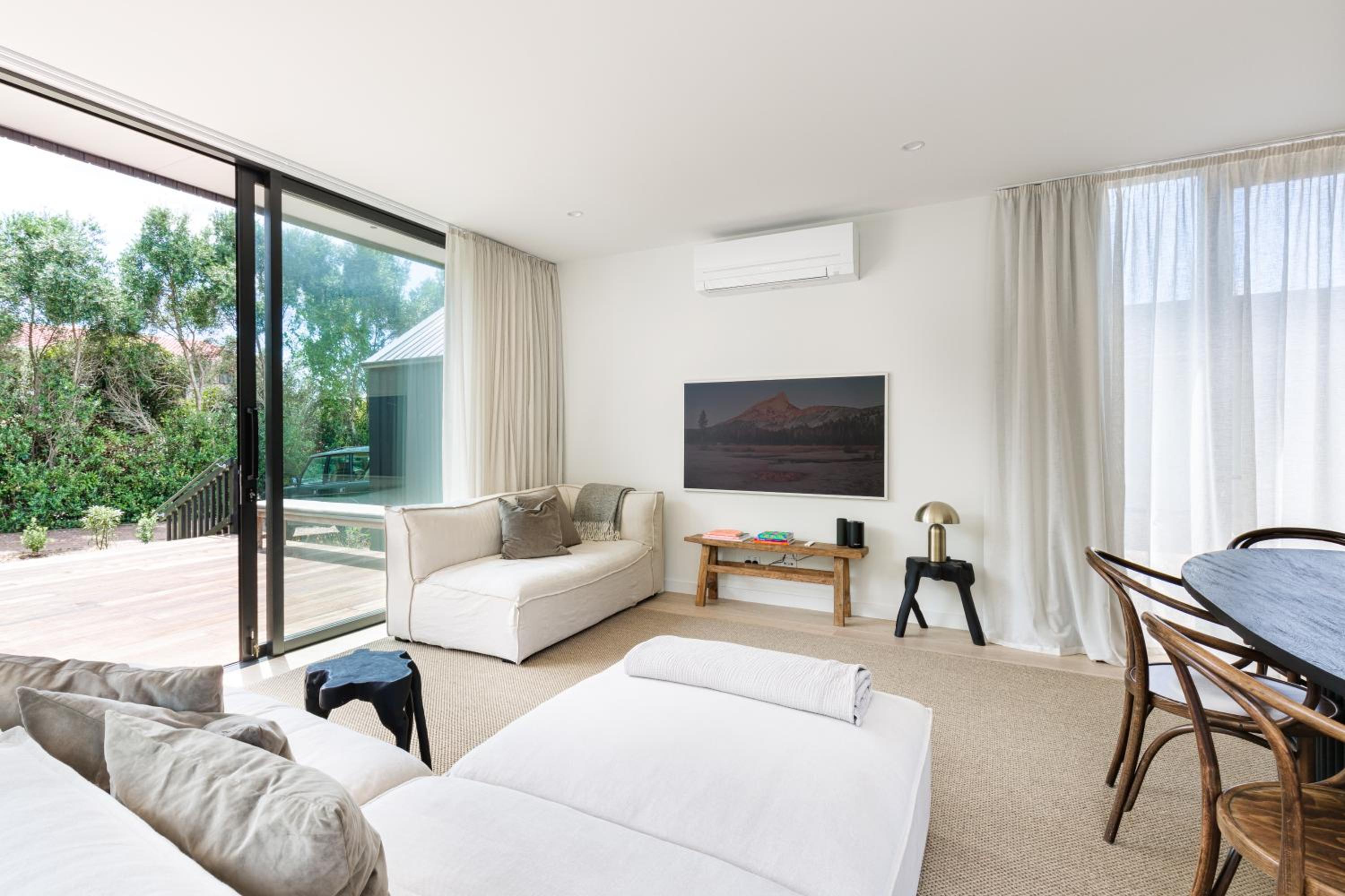 Three-Bedroom House photo 2