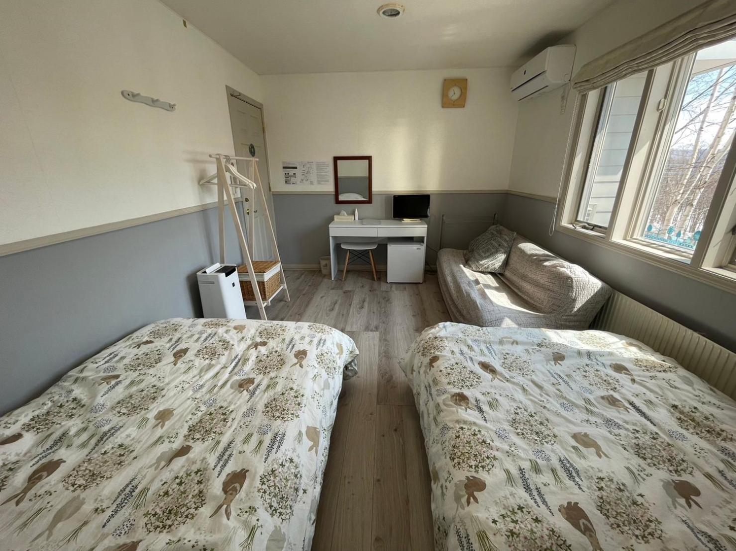Standard Room with Shared Bathroom photo 3