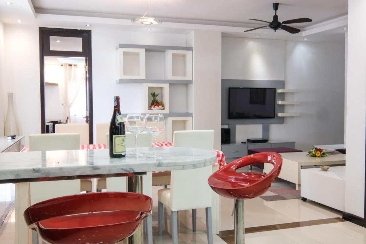 One-Bedroom Apartment - Photo 27