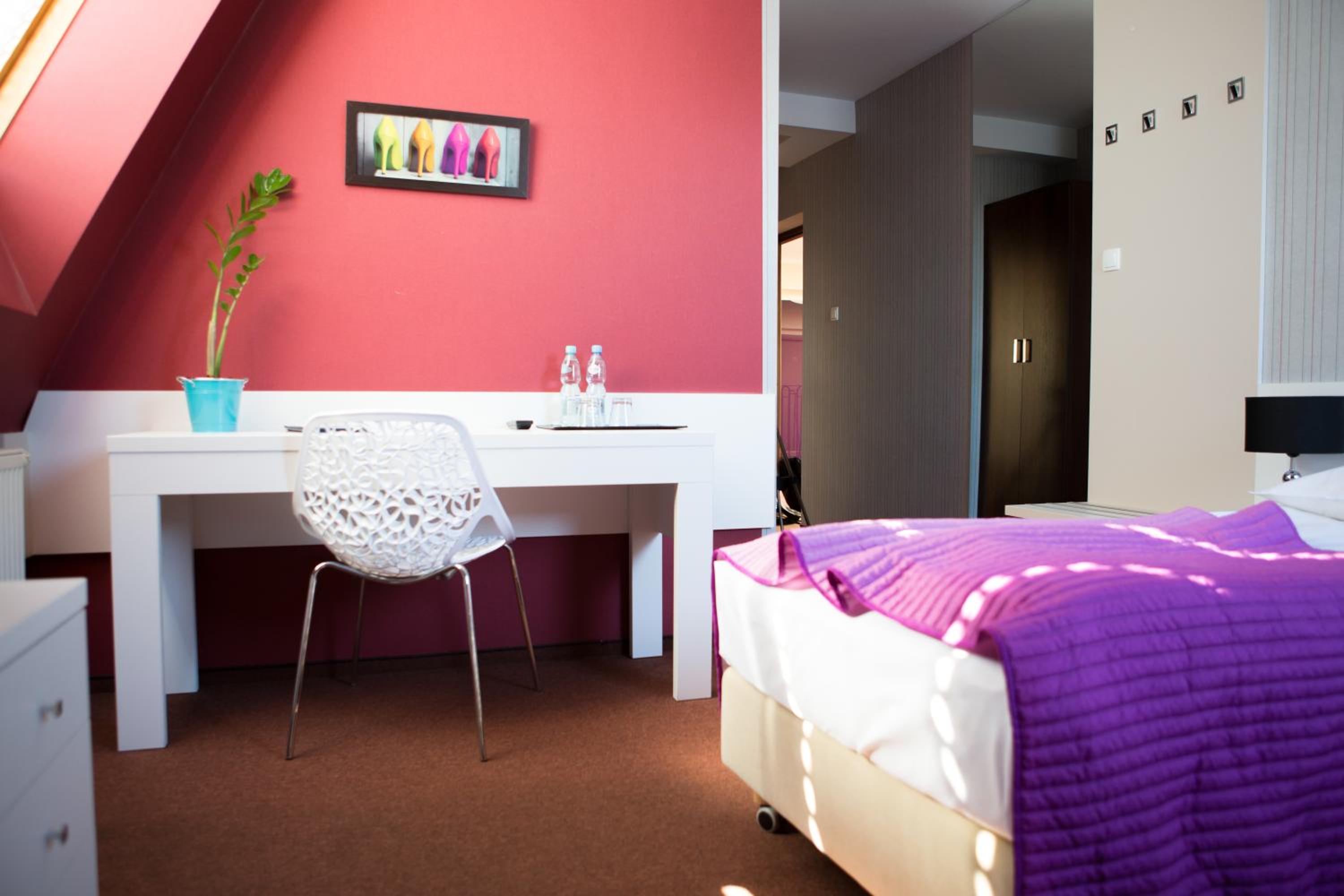 Single Room photo 2
