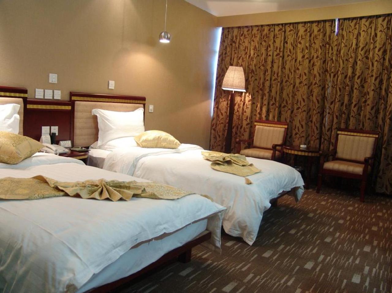 Business Twin Room photo 3