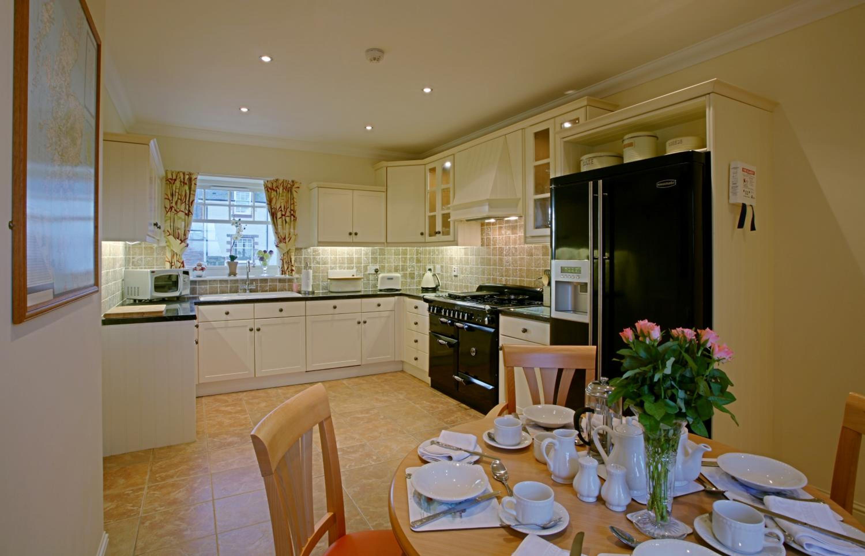 Three-Bedroom House photo 3