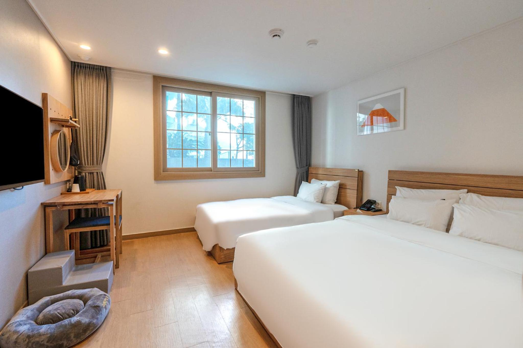 Pet Deluxe Twin Room - Photo 7
