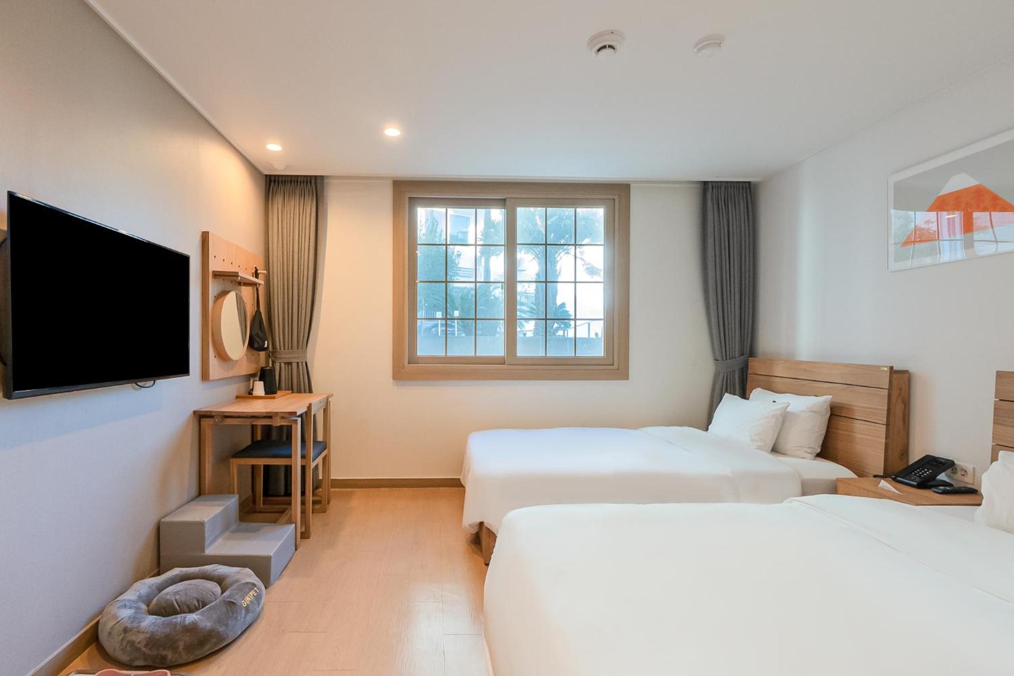 Pet Deluxe Twin Room - Photo 6