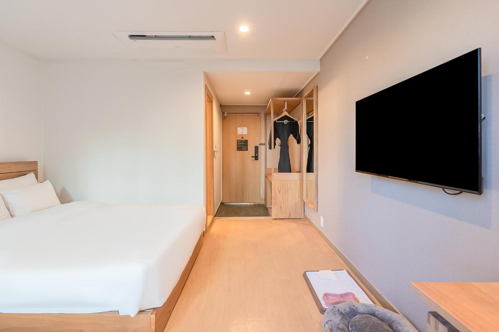 Pet Deluxe Twin Room - Photo 11