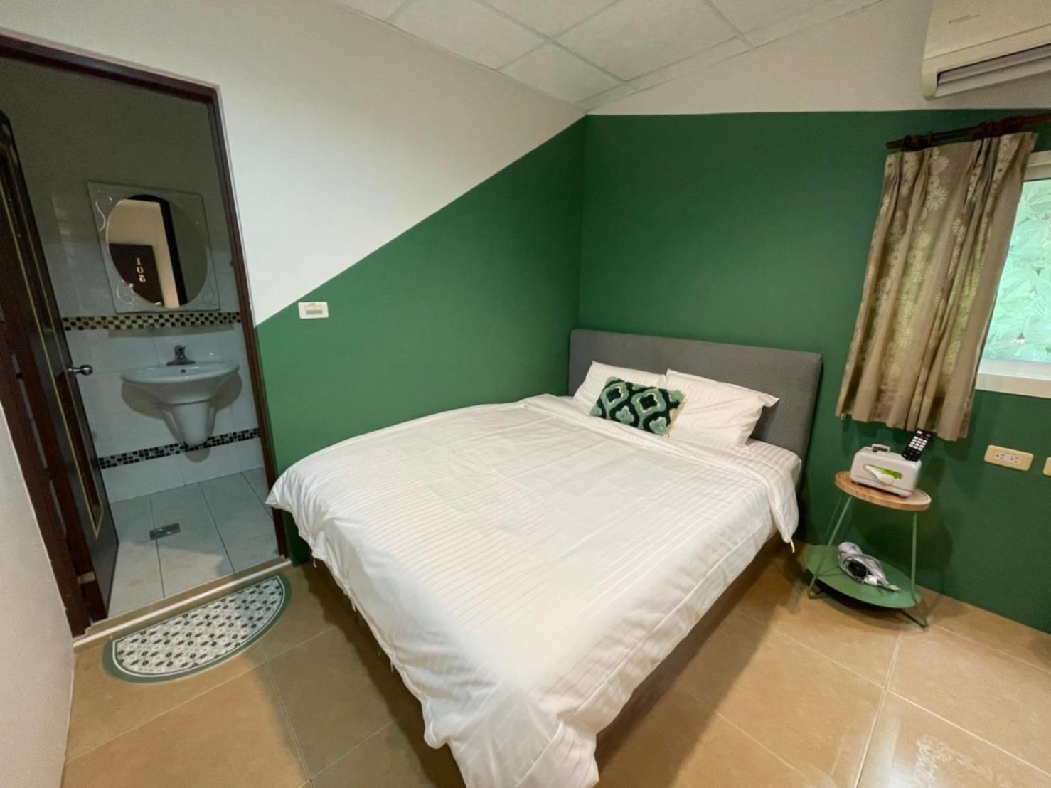 Double Room with Private Bathroom photo 2